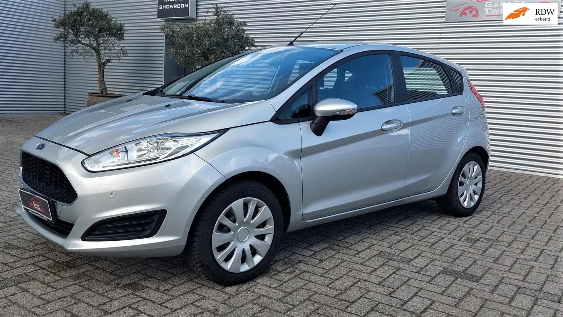 Ford Fiesta 1.0 EcoBoost pdc, navigatie, led, airco Argent - 1