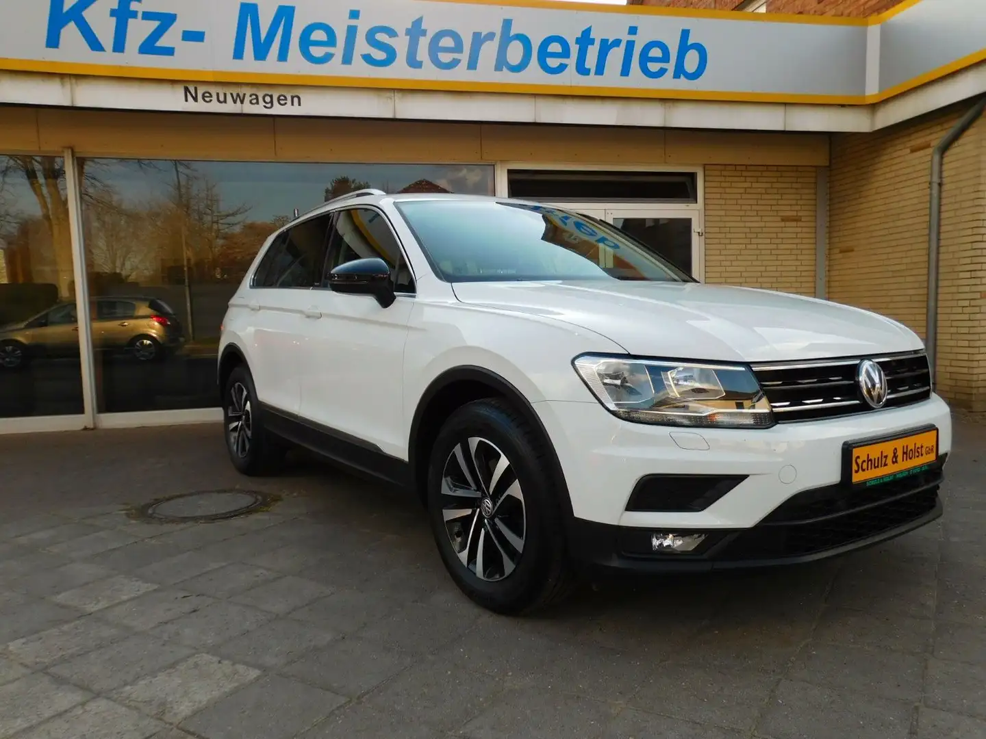 Volkswagen Tiguan IQ.DRIVE schwenkb.AHK NAVI Weiß - 2