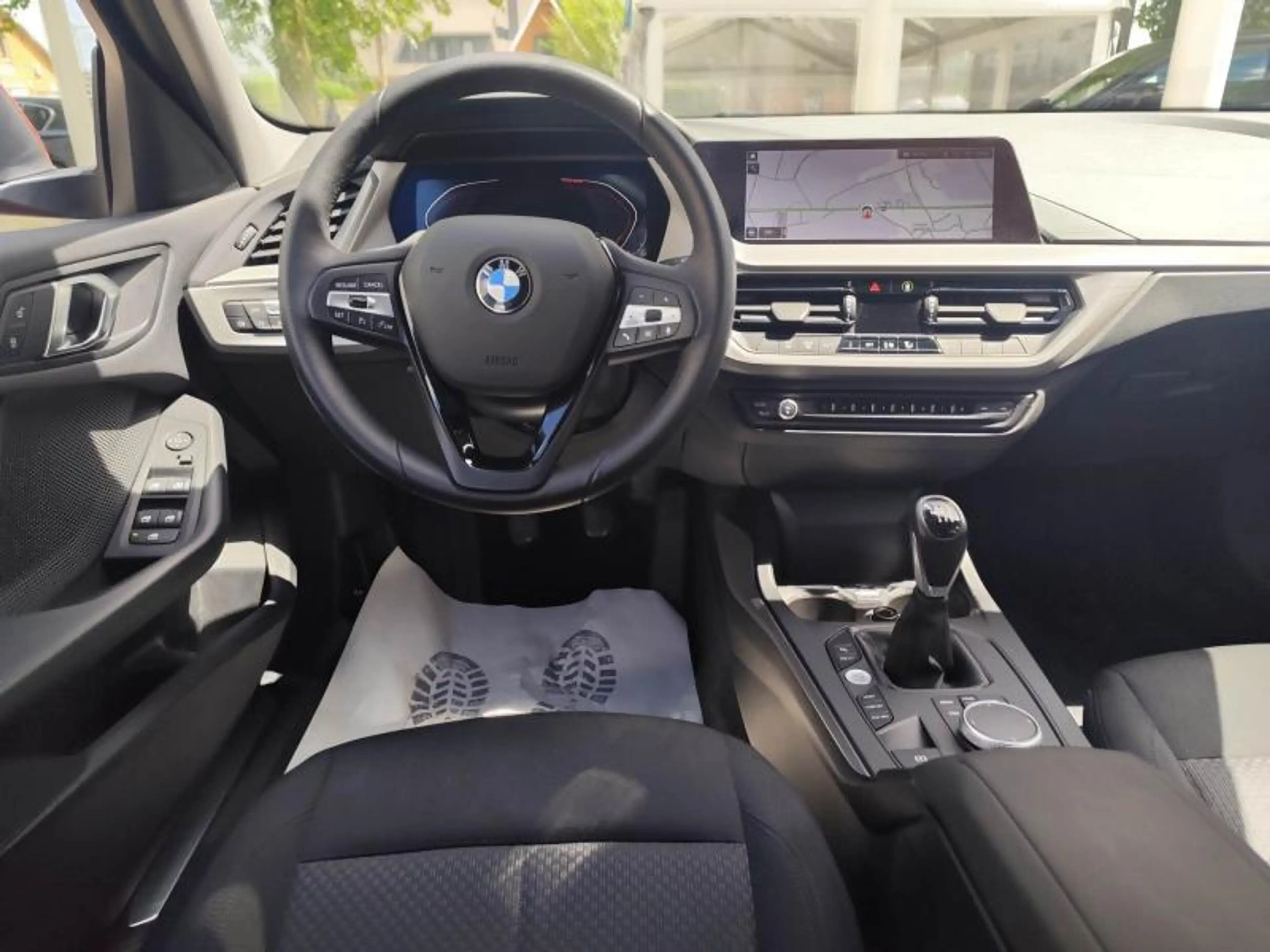 BMW 118 i Navi Pro LED Att. Rem. — photo 7