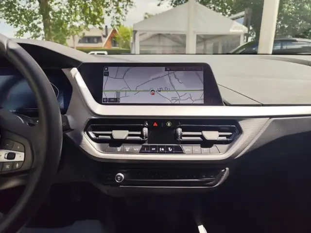 BMW I view 11