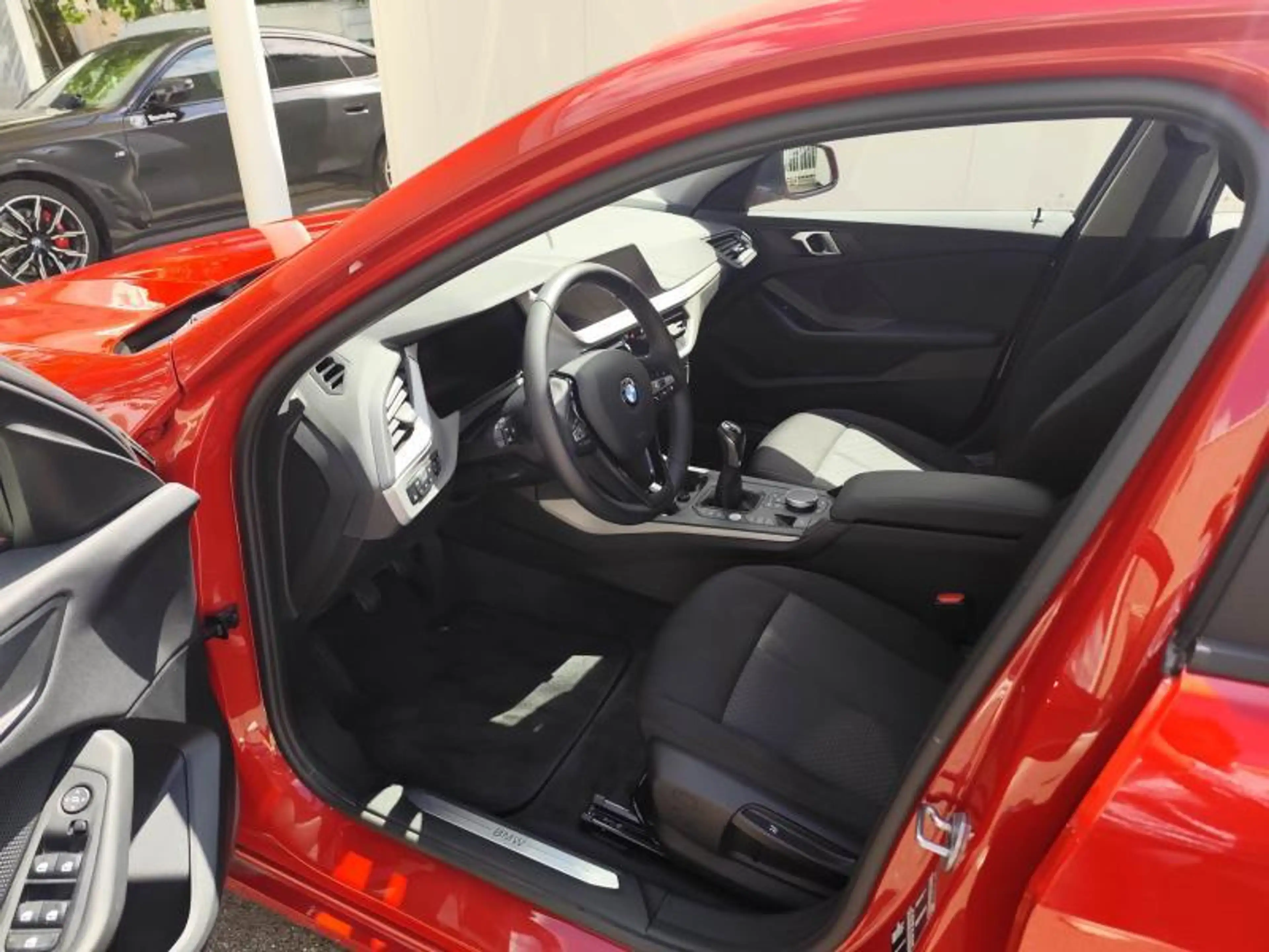 BMW 118 i Navi Pro LED Att. Rem. — photo 6