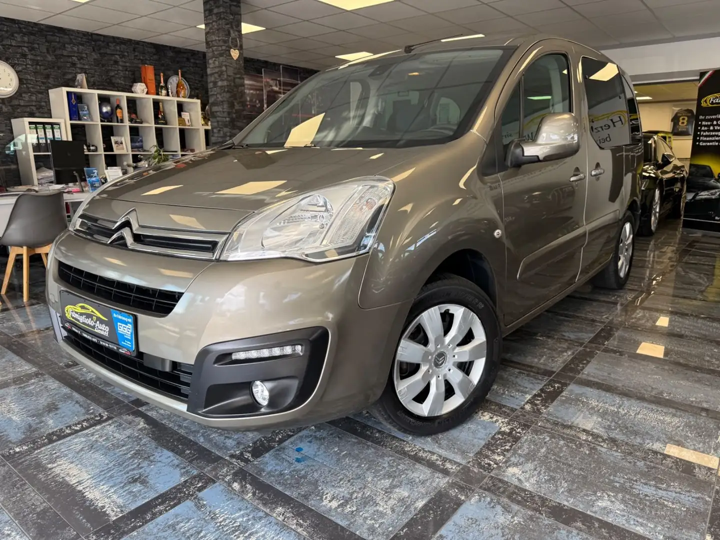 Citroen Berlingo Kombi Selection*AHK*Klimaanlage*1.Hand Grau - 1