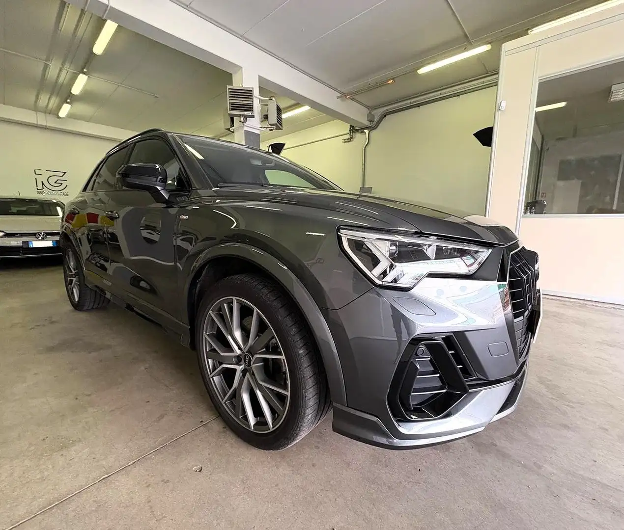 Audi Q3 40 2.0 tdi S line edition quattro 200cv s-tronic Grigio - 1
