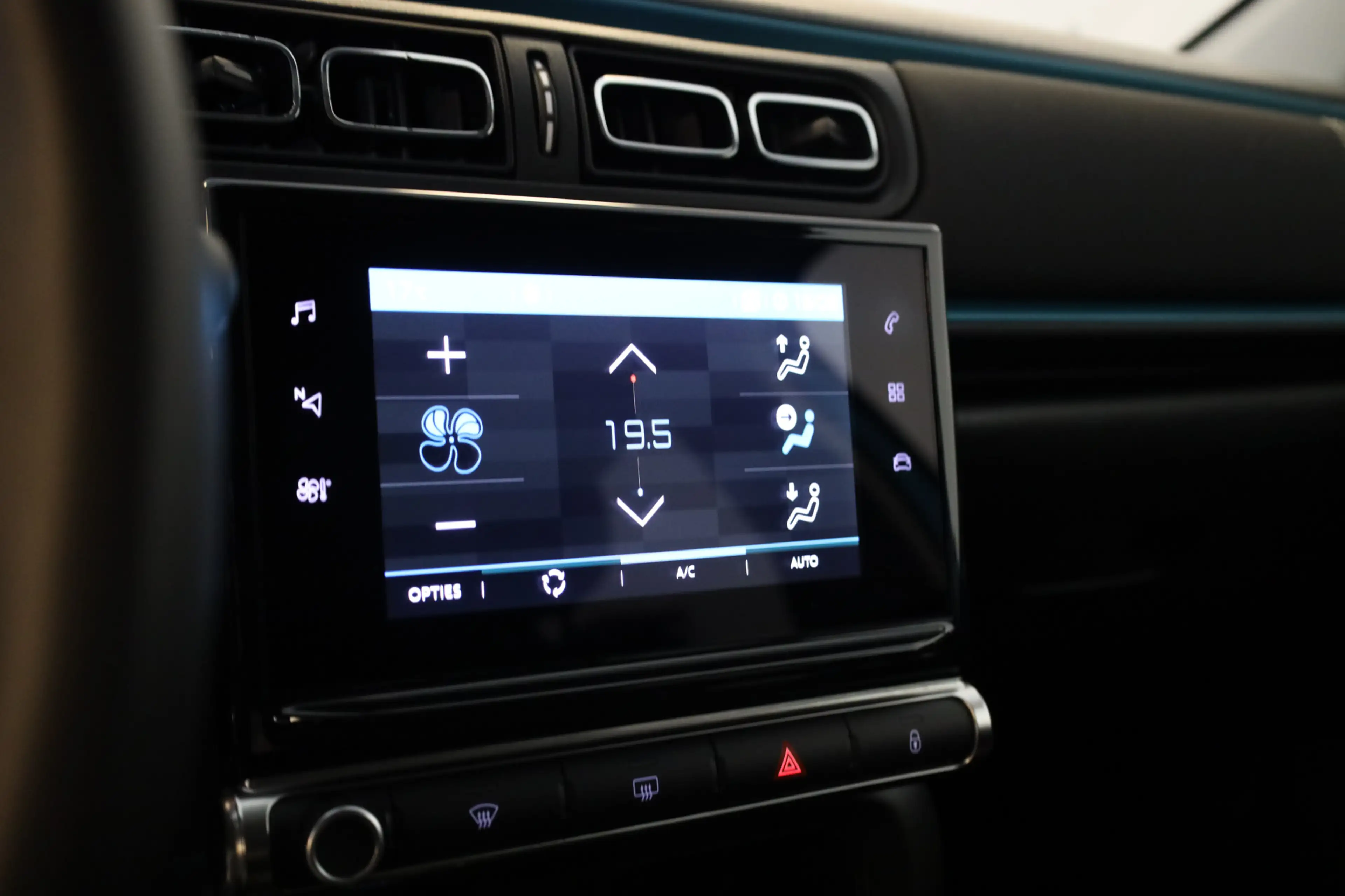 Citroen C3 PT 110 Shine Carplay | Camera | Lichtmetaal 17" — photo 22