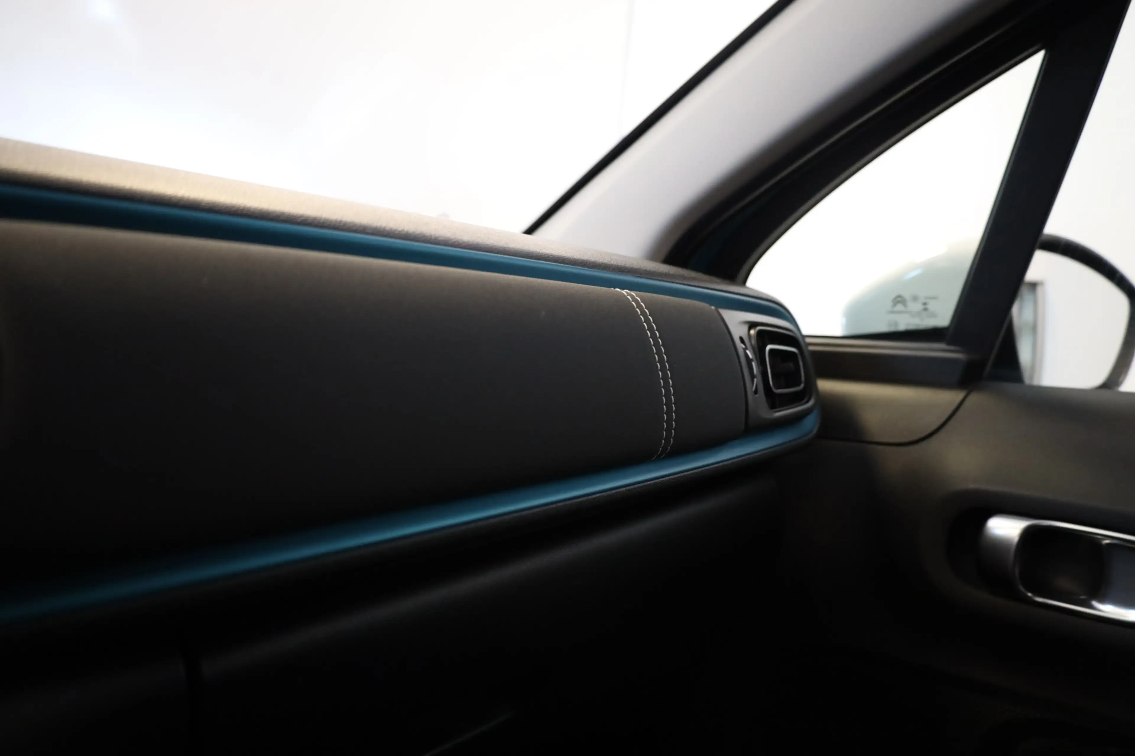Citroen C3 PT 110 Shine Carplay | Camera | Lichtmetaal 17" — photo 29