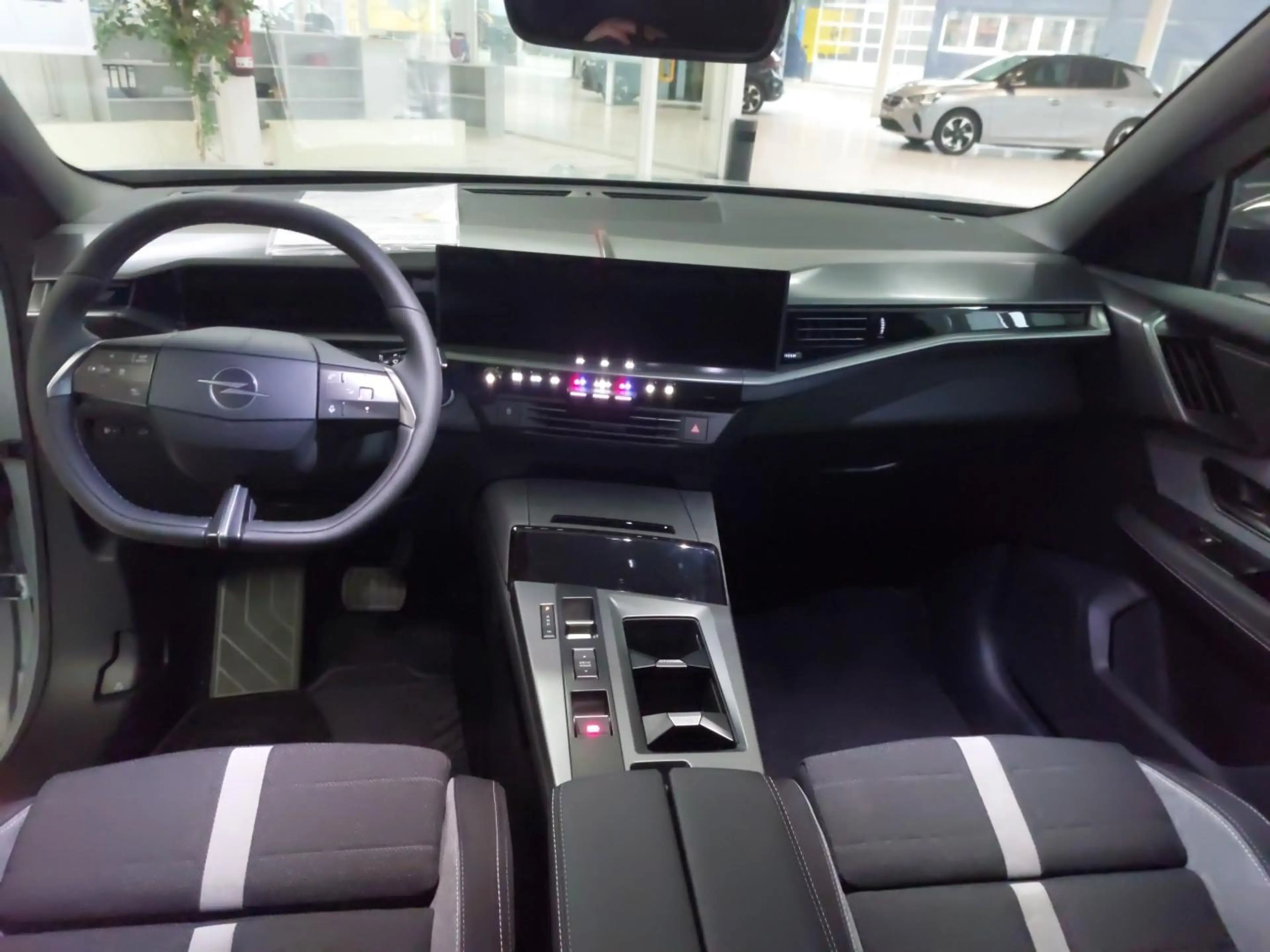 Opel Grandland 1.2 48V Mild- Hybrid 100 kW Edition — photo 13