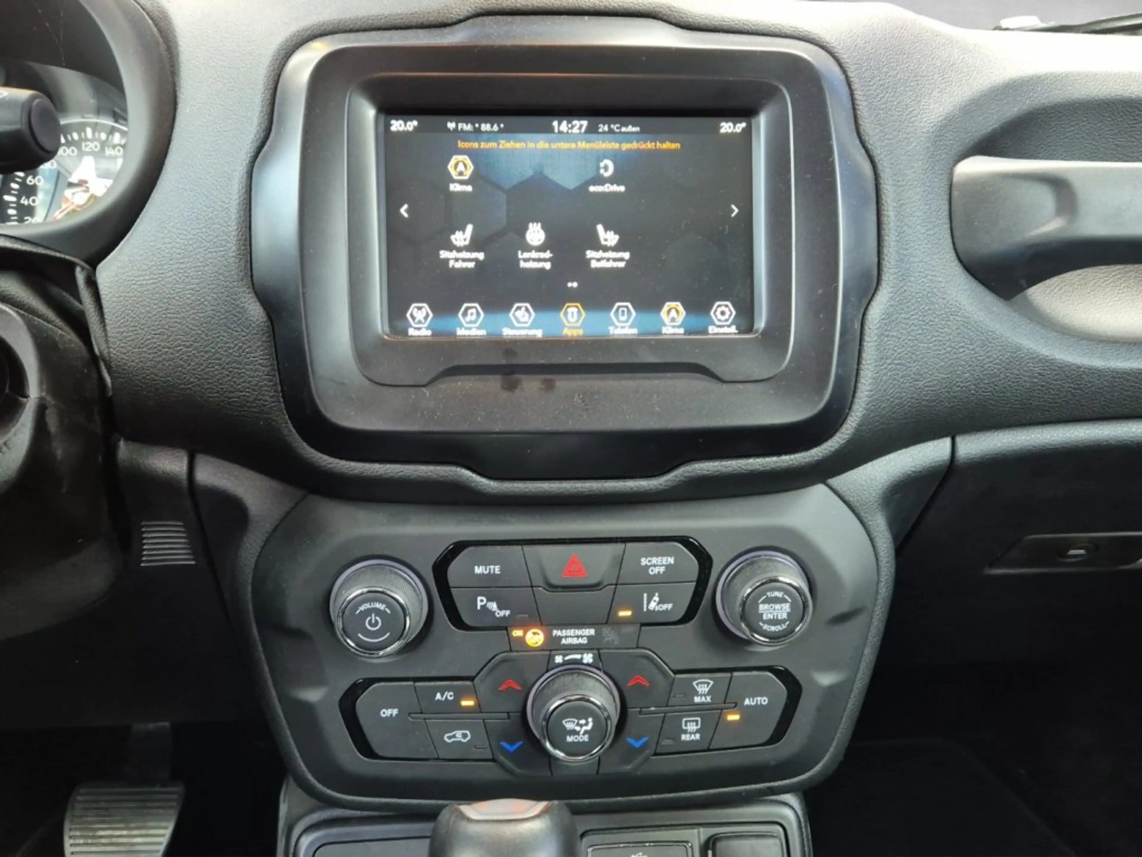 Jeep Renegade 2,0 MultiJet II 4WD 9AT 140 Limited — photo 15