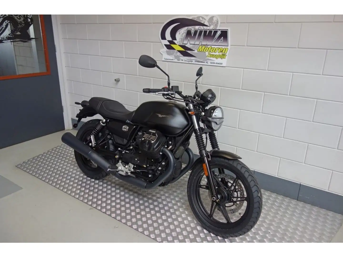 Moto Guzzi V 7 Negru - 2