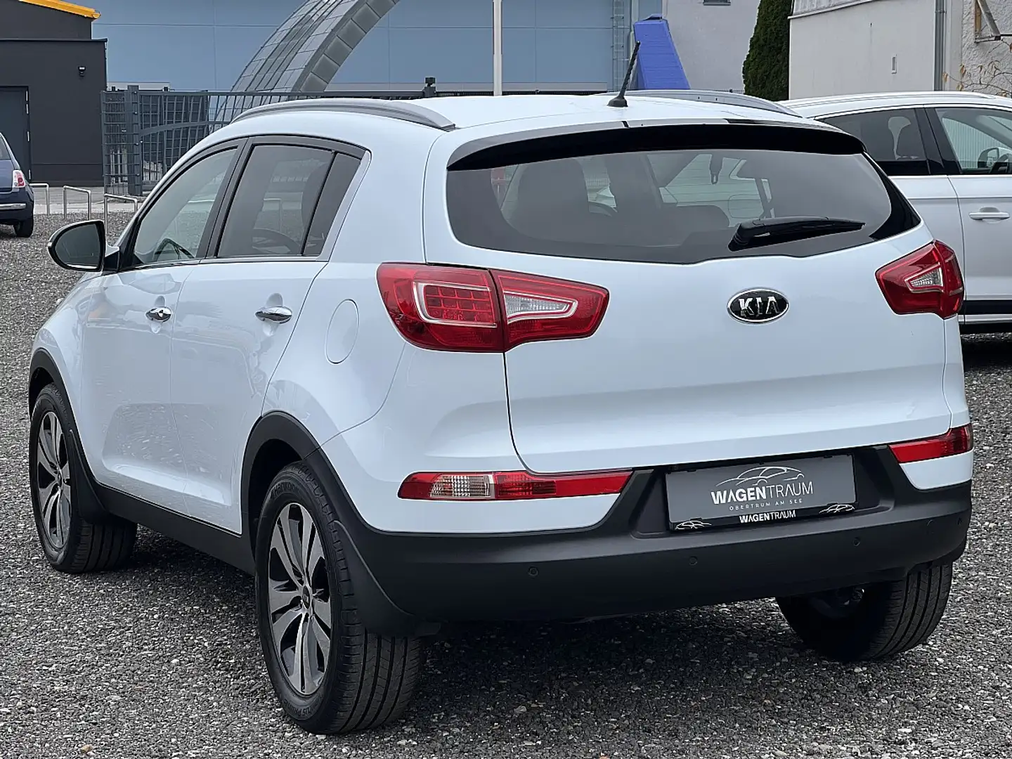 Kia Sportage Active 1,7 CRDi *1.BESITZ* SHZ*KAMERA*XENON*BLU... Weiß - 2