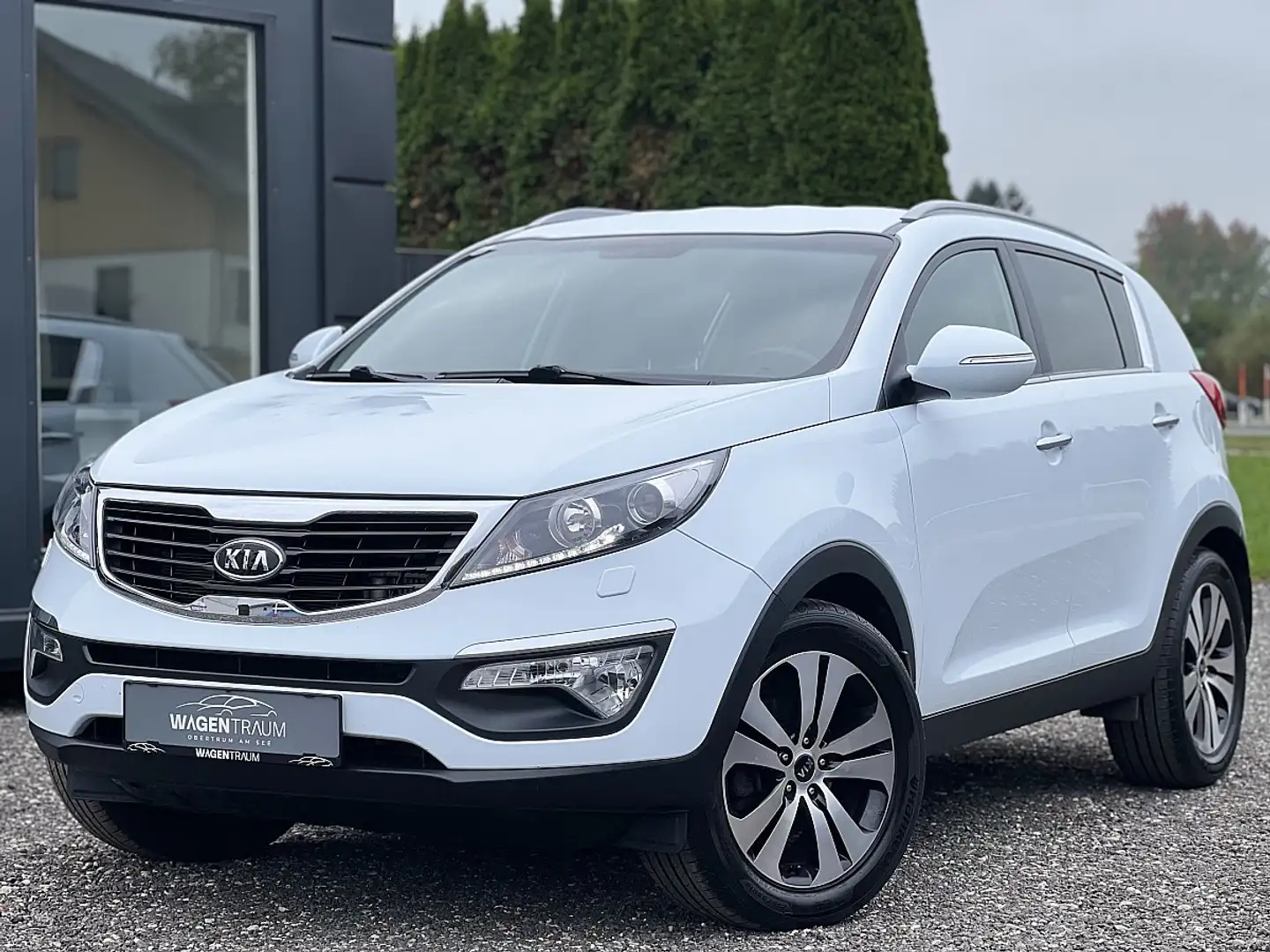 Kia Sportage Active 1,7 CRDi *1.BESITZ* SHZ*KAMERA*XENON*BLU... Weiß - 1