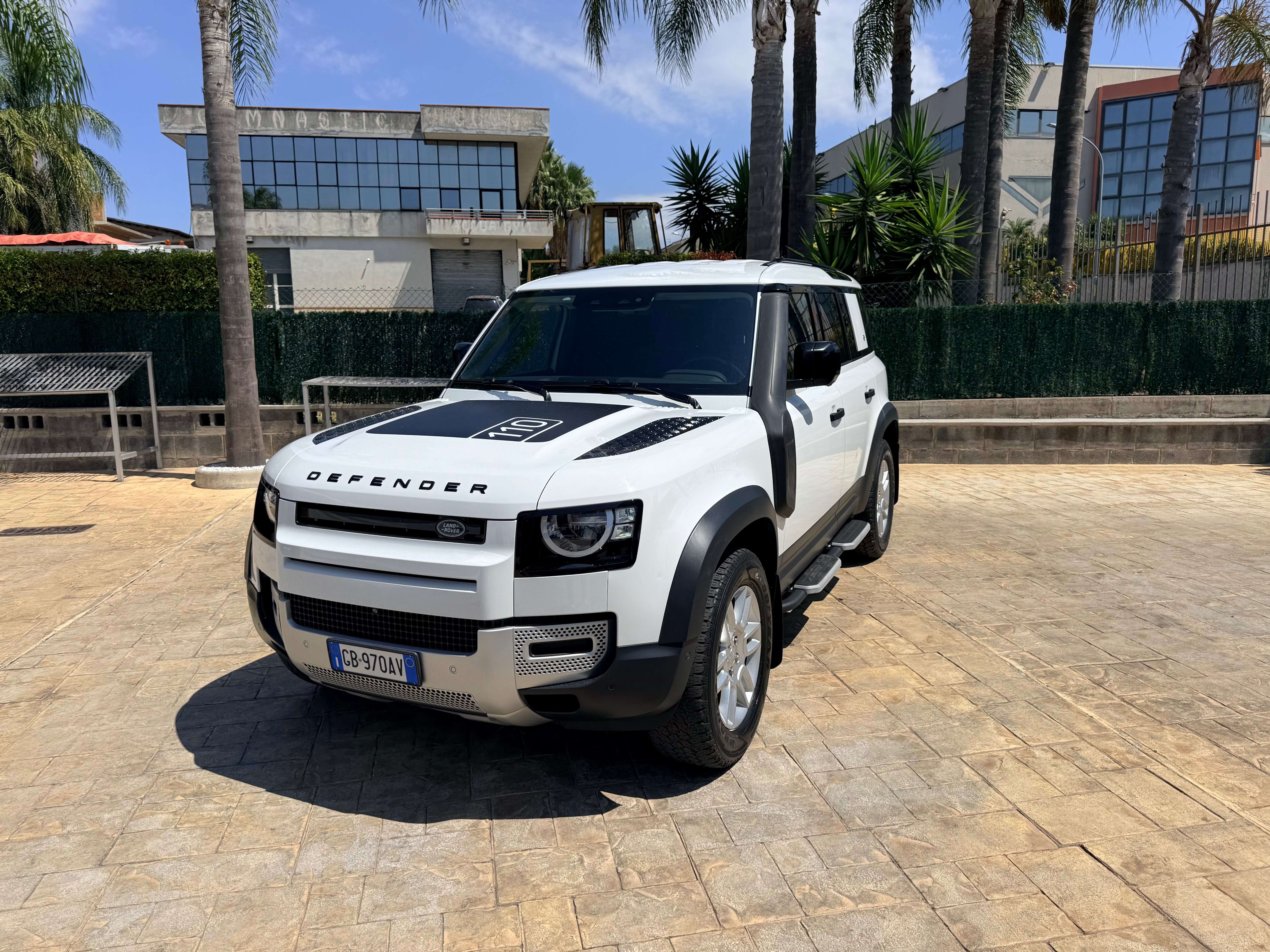 Land Rover Defender