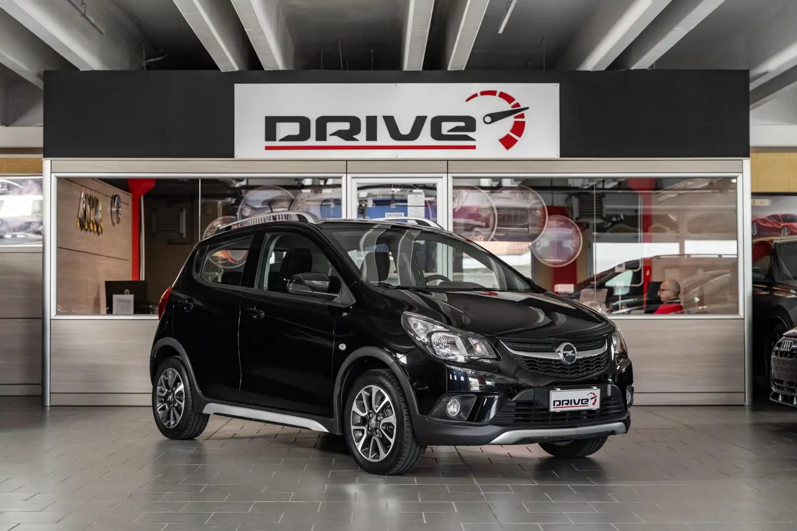 Opel Karl 1.0 Rocks 73cv my19 Schwarz - 1