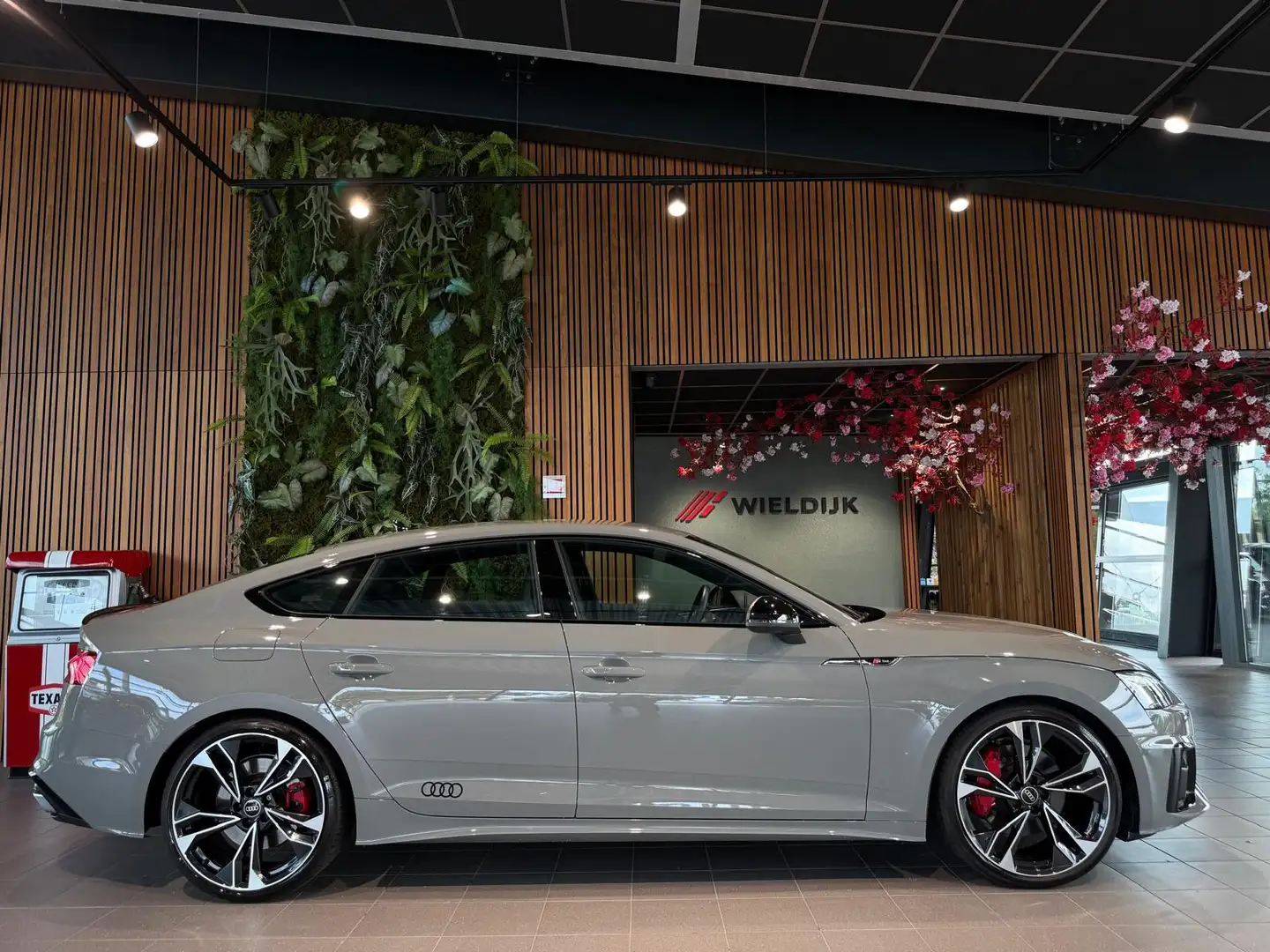 Audi A5 Sportback 45 TFSI quattro S edition Competition Grau - 2