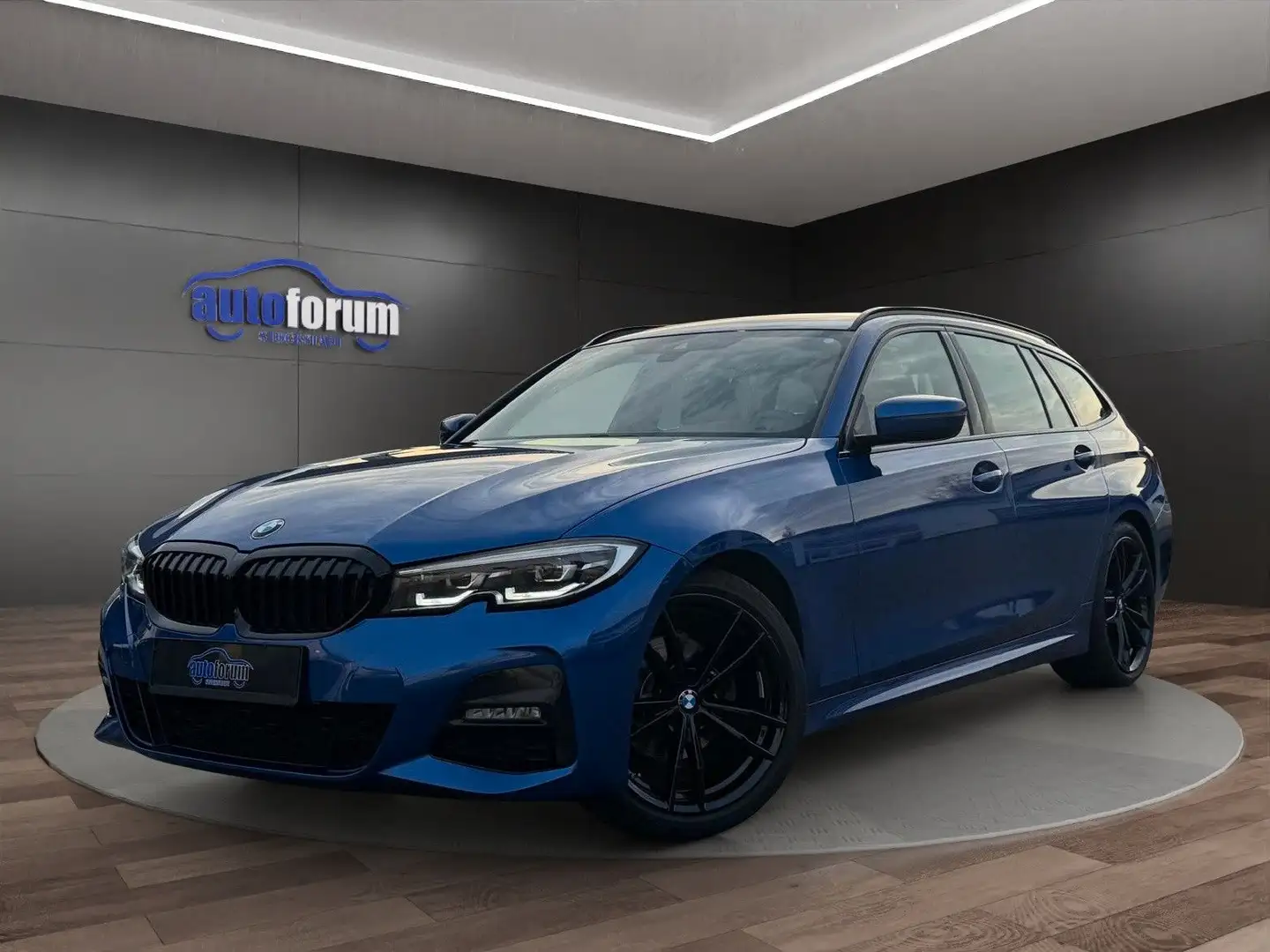 BMW 320 d Touring M Sport AHK°LED°KAMERA°NAVI°19"ALU Bleu - 1
