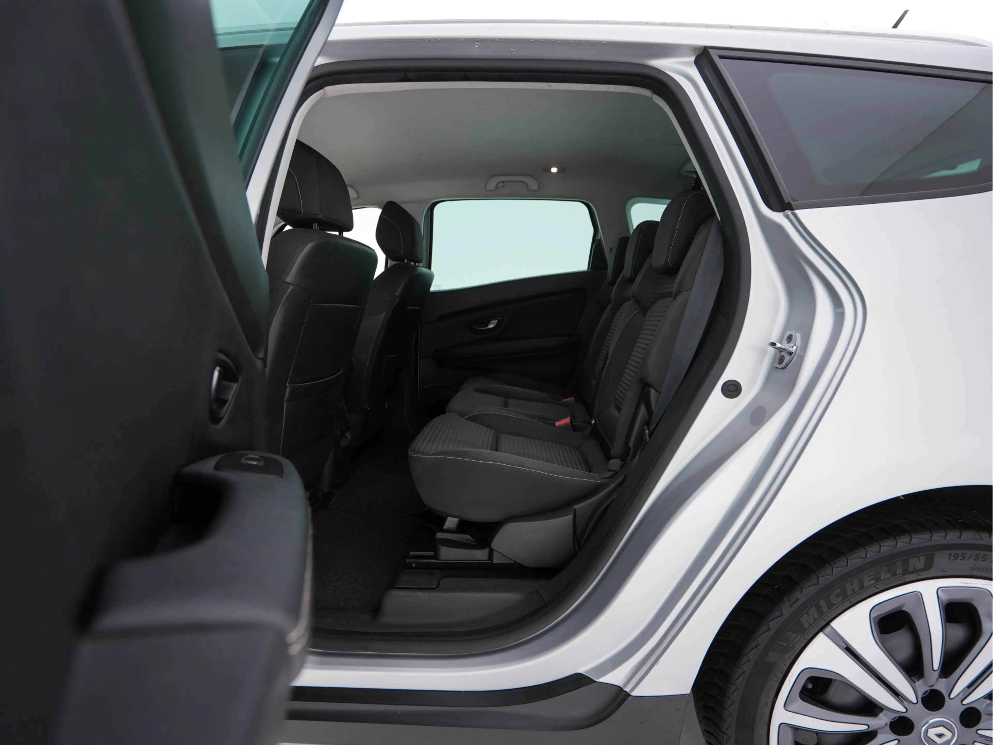 Renault Grand Scenic 1.3 TCe Business Zen [ 7-Pers. ] (INCL-BTW) *NAVI- — photo 9