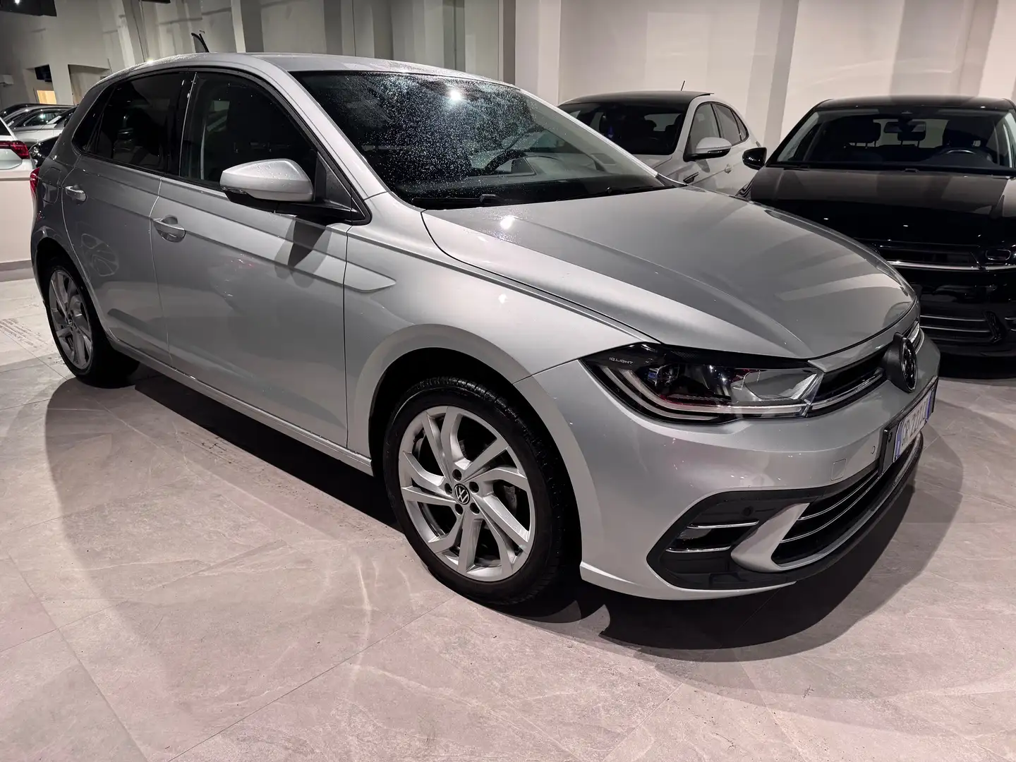 Volkswagen Polo Polo VI 2023 1.0 tsi Style 95cv cerchi 17" Argento - 1
