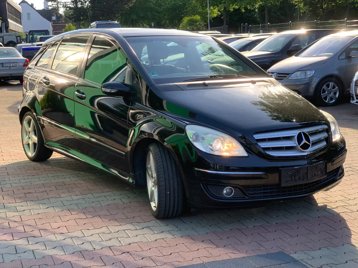 Mercedes-Benz B 200 B 200 (245.233) Černá - 2