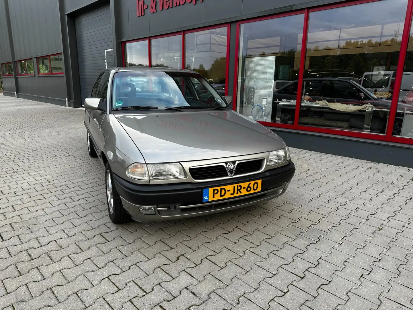 Opel Astra 1.6i Season / AUTOMAAT / NAP / VAUXHALL / LMV / AI Gris - 2