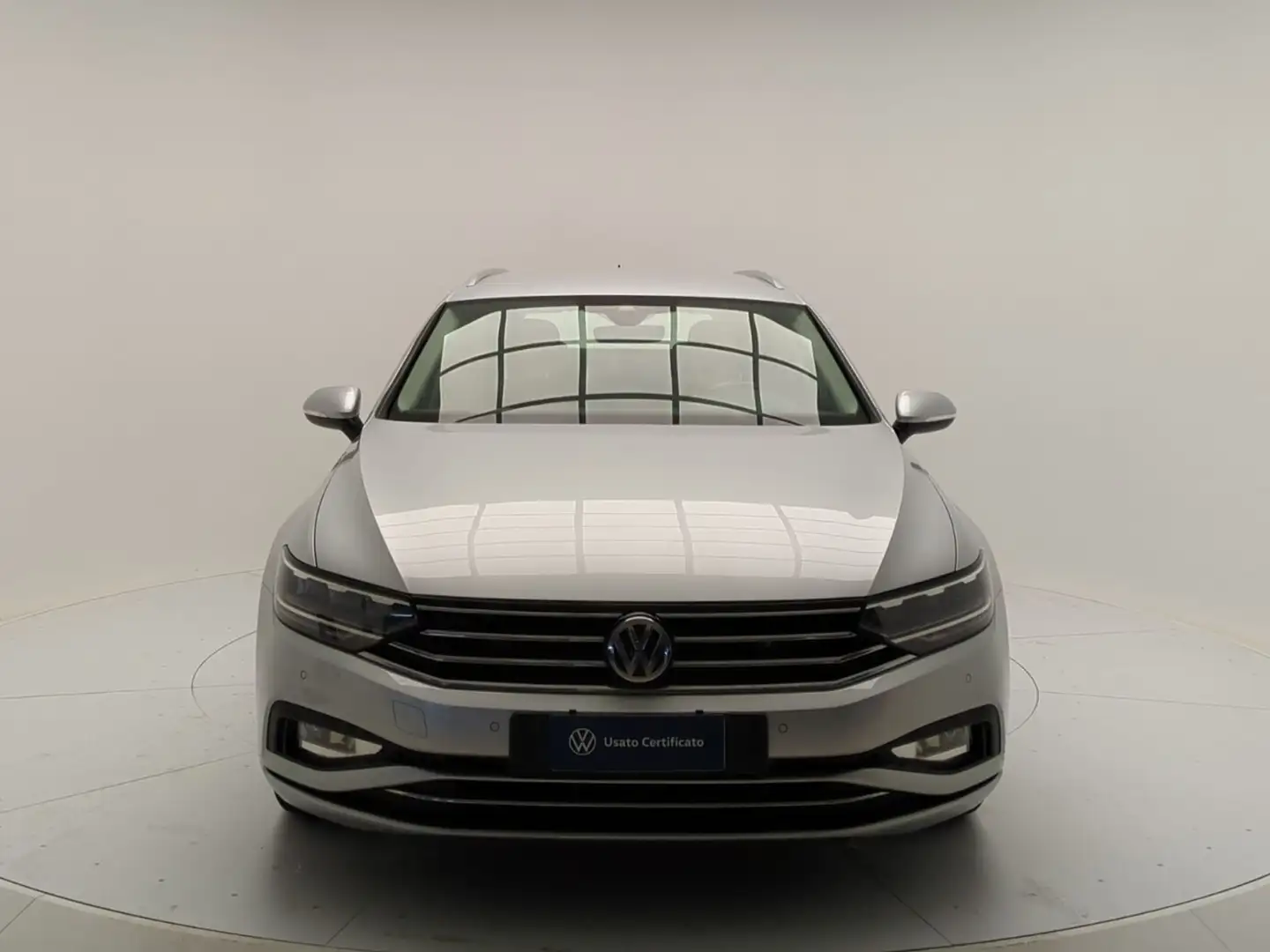 Volkswagen Passat Variant 2.0 TDI SCR EVO DSG Business BMT Zilver - 2