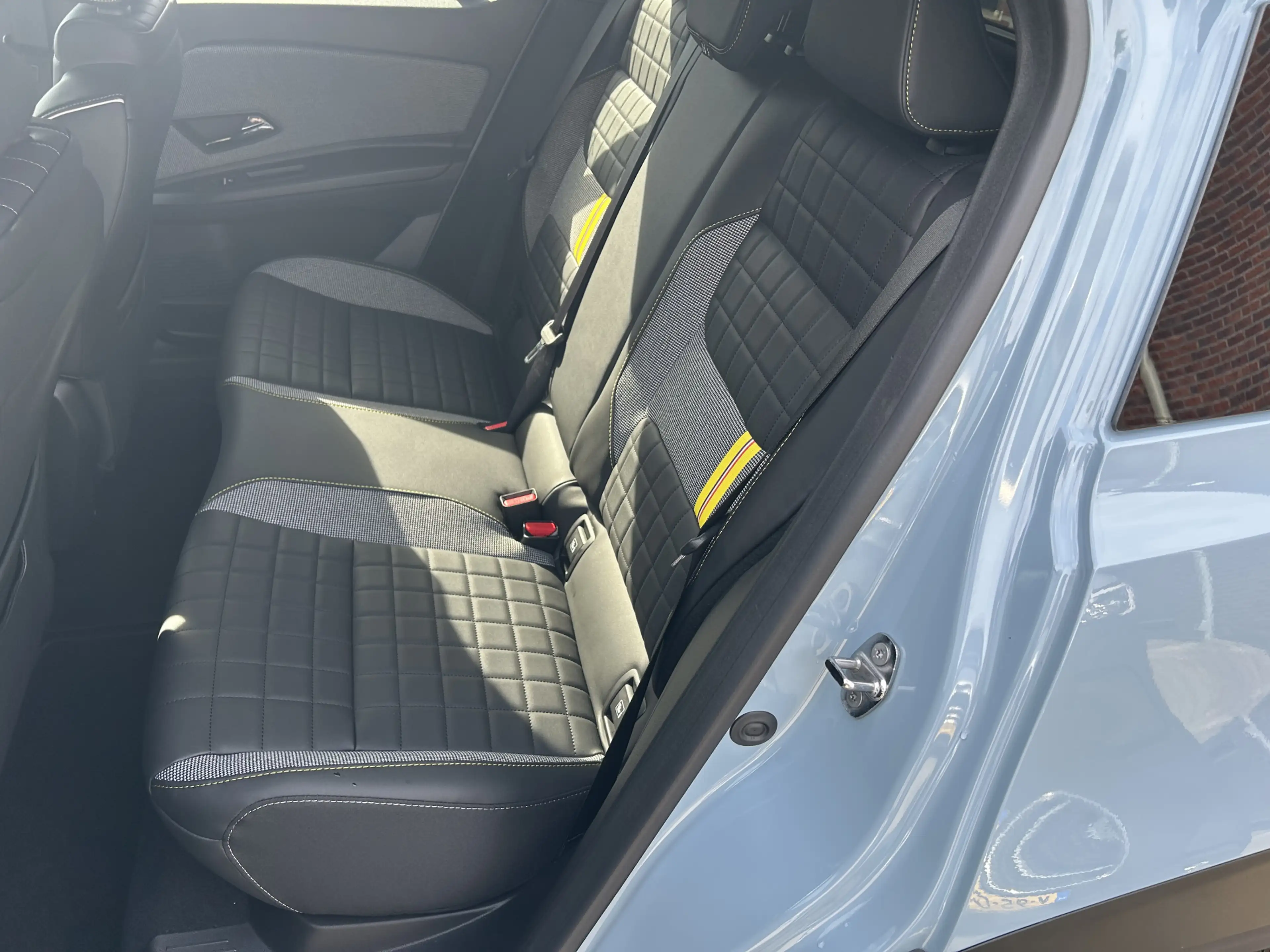 Renault R 4 comfort range iconic 52 kWh — photo 12