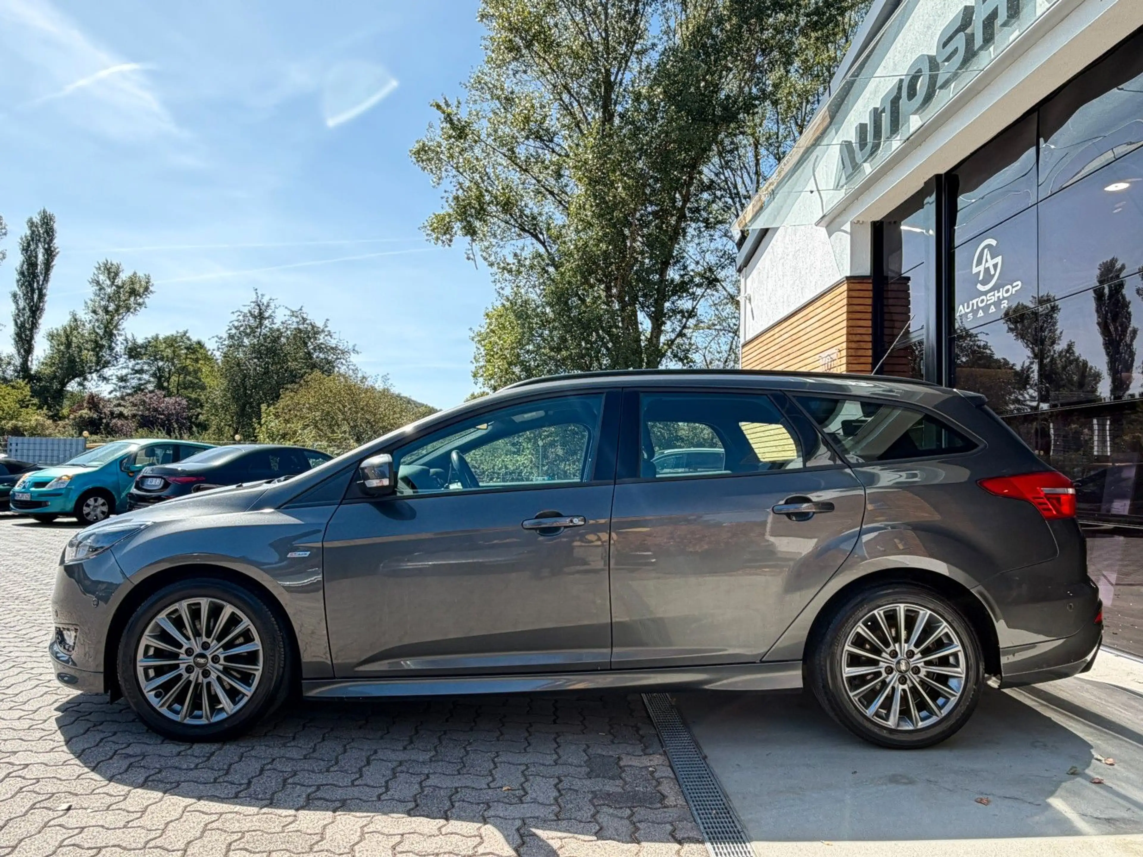 Ford Focus Turnier ST-Line Winterpaket/PDC — photo 7