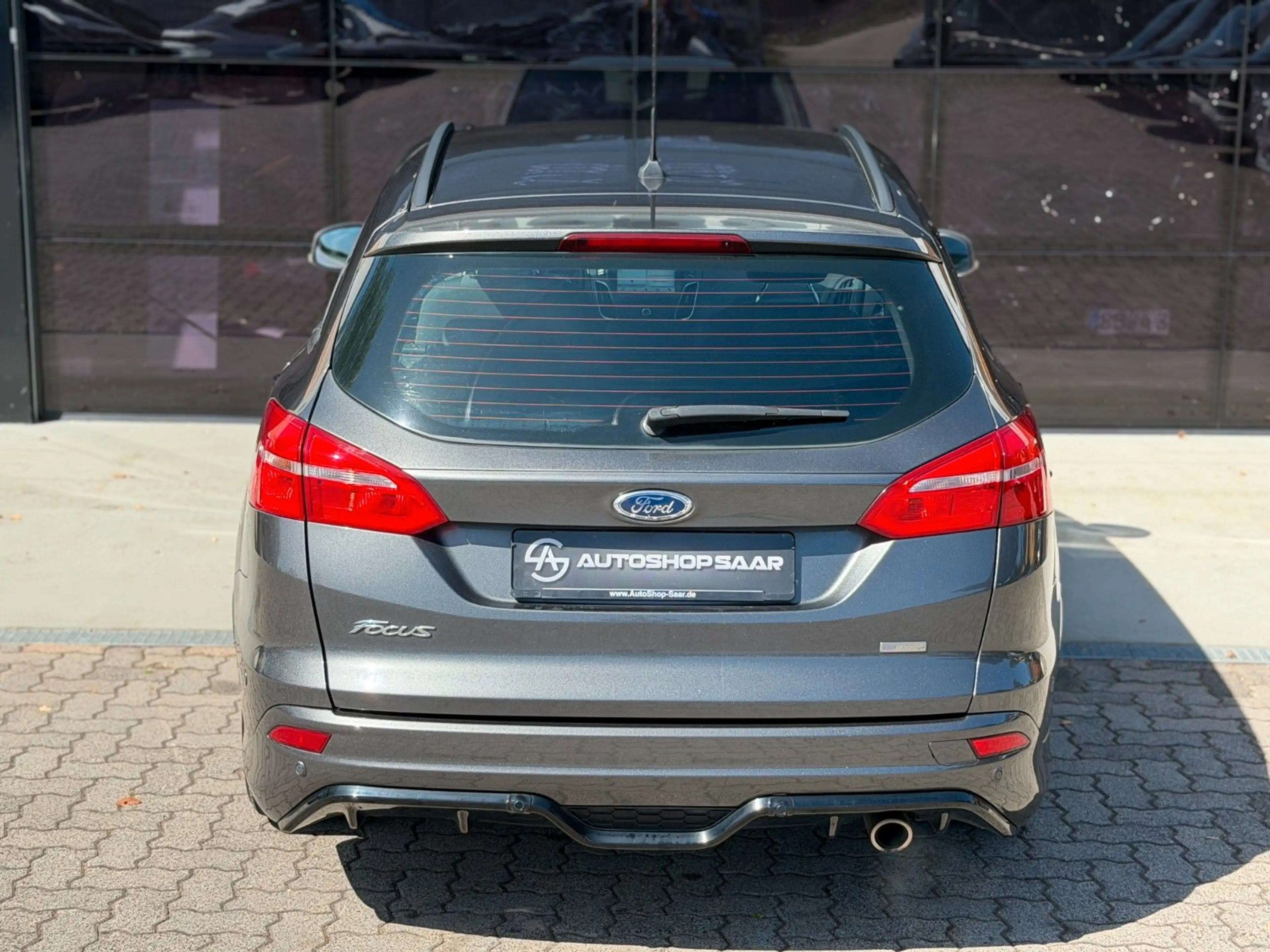 Ford Focus Turnier ST-Line Winterpaket/PDC — photo 12