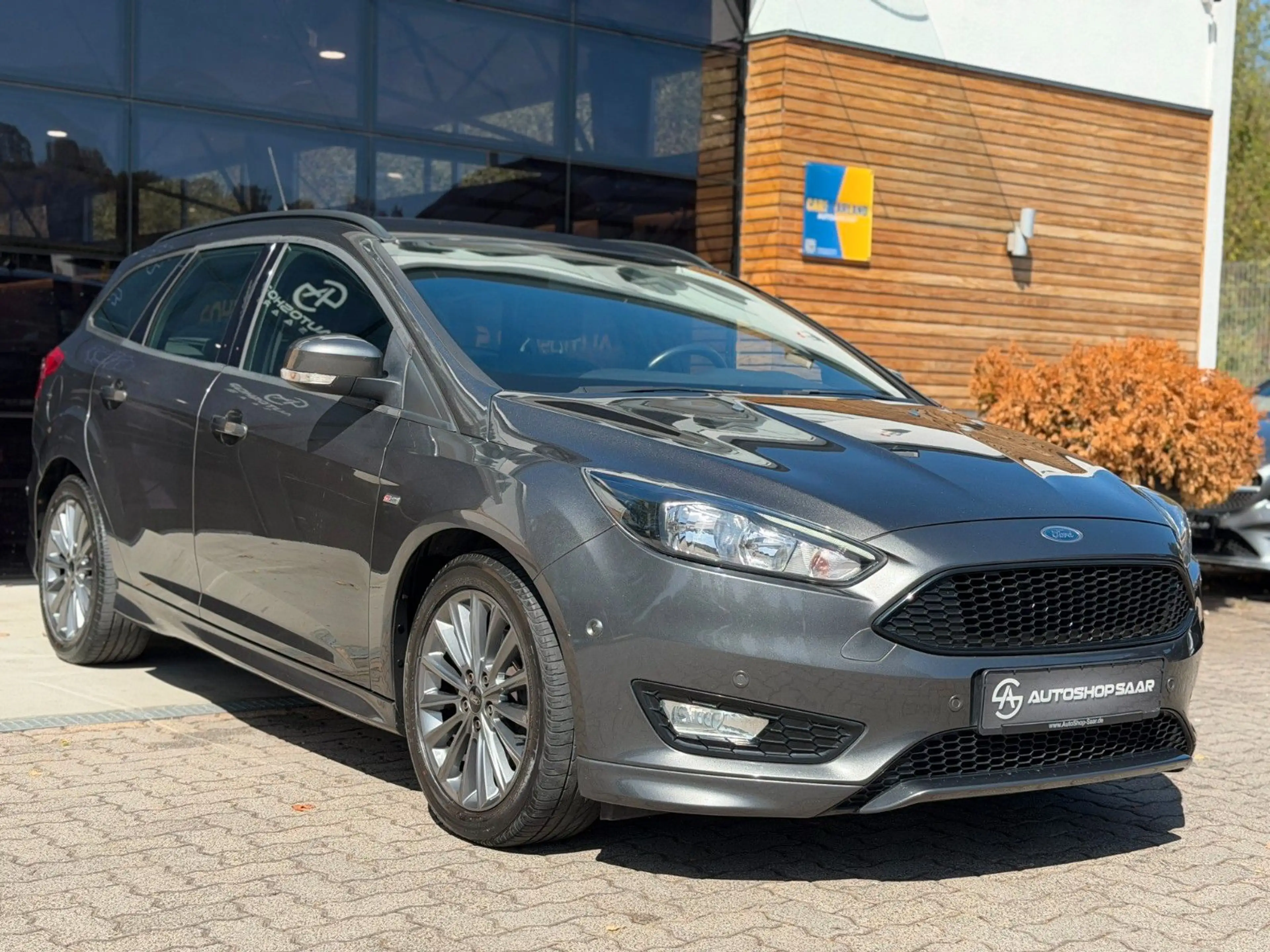 Ford Focus Turnier ST-Line Winterpaket/PDC — photo 5