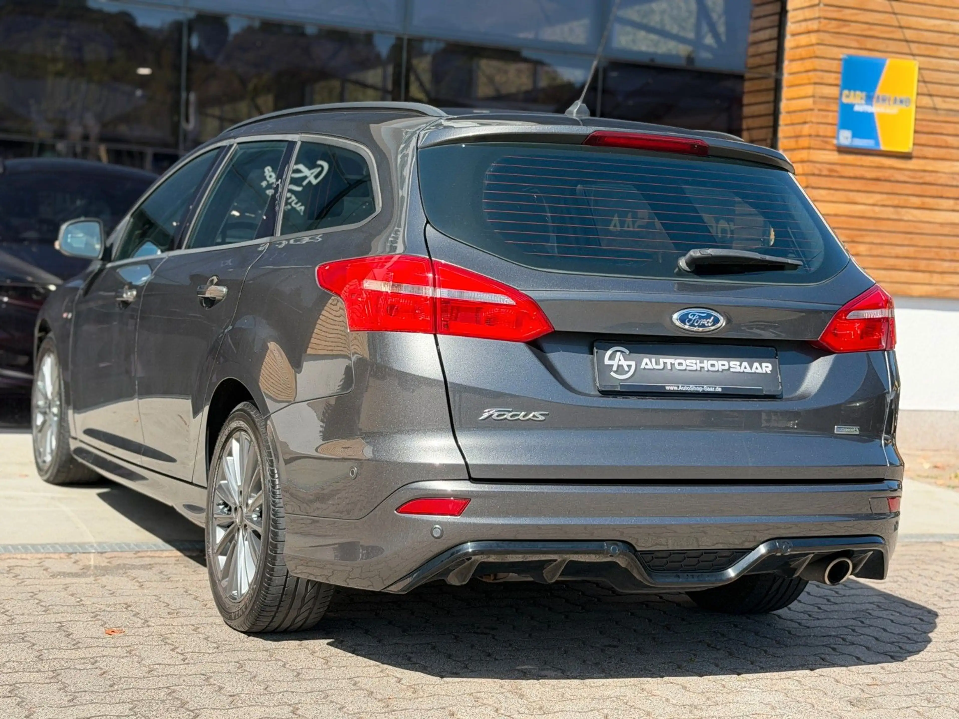Ford Focus Turnier ST-Line Winterpaket/PDC — photo 9
