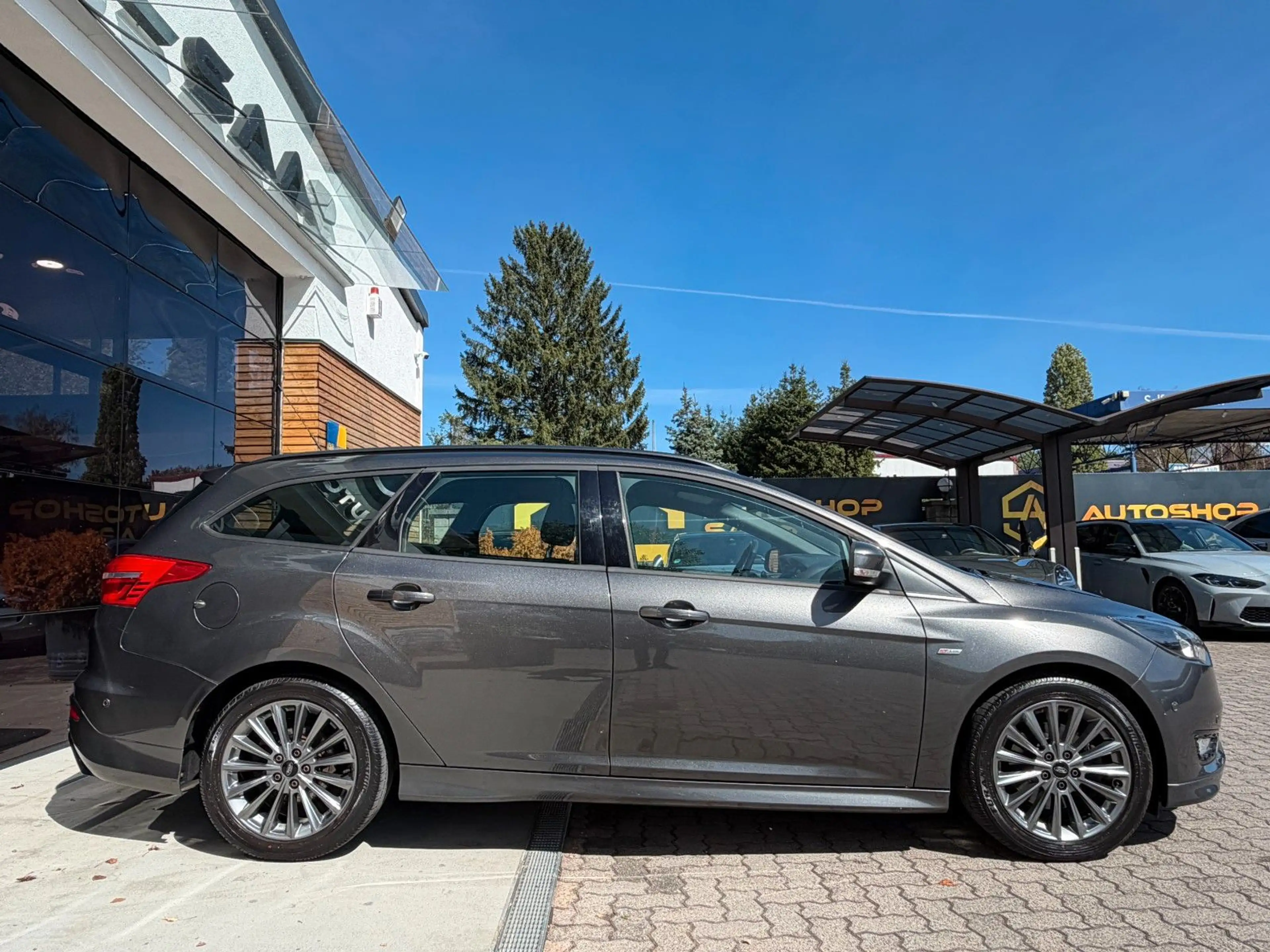 Ford Focus Turnier ST-Line Winterpaket/PDC — photo 8