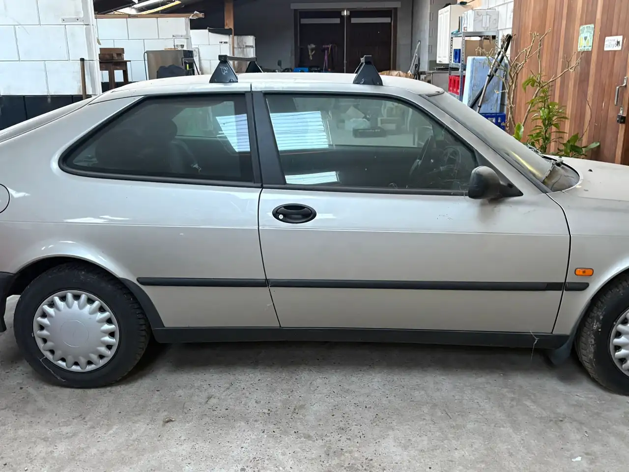 Saab 900 2.0i, foto 1