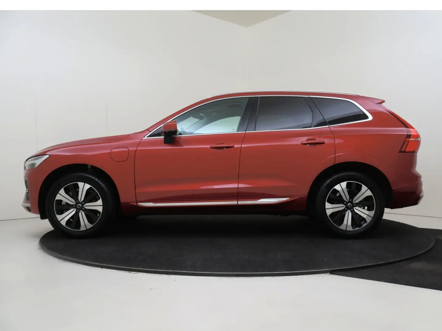 Volvo XC60 T6 AWD Plus Bright | Trekhaak | Panoramadak | Stoe Rood - 2