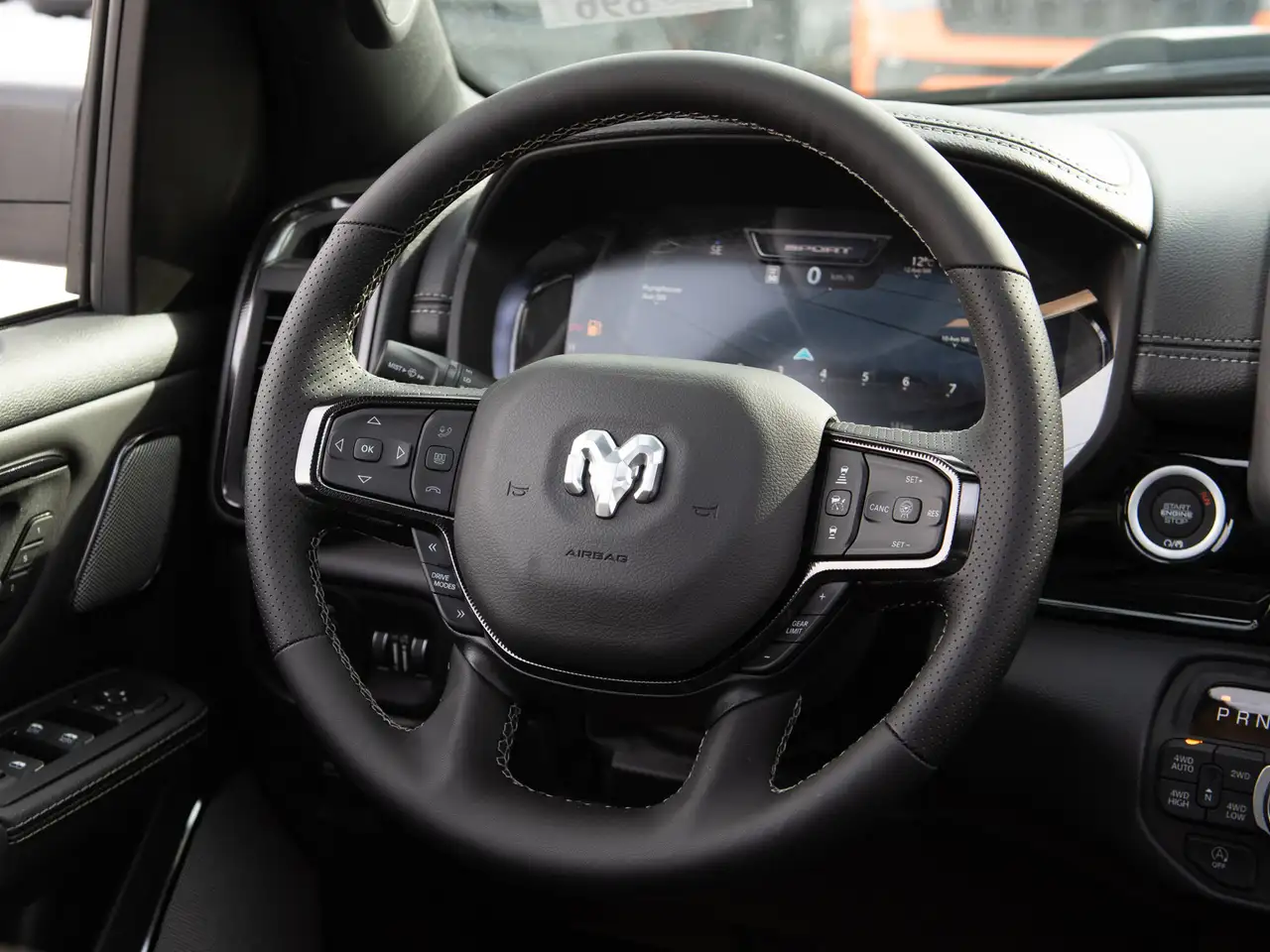 RAM 1500 снимка RAM 1500