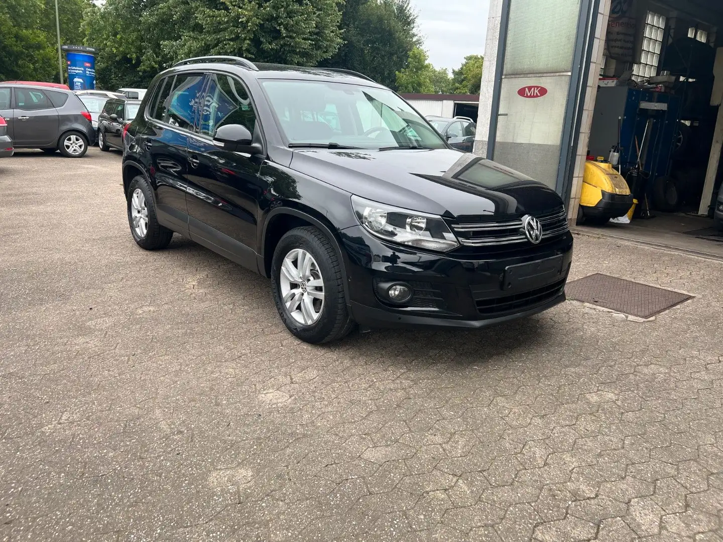 Volkswagen Tiguan 2.0 TDI BMT Climatronic-1.Hand Zwart - 1