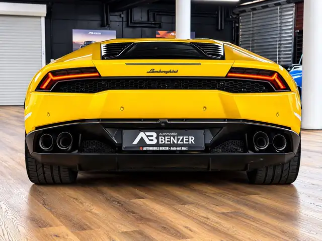 Lamborghini Huracan view 11