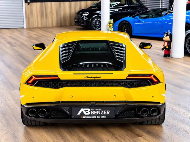 Lamborghini Huracan view 12