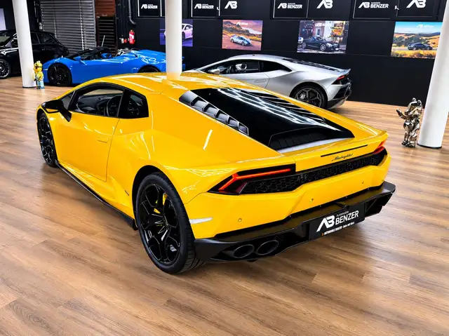Lamborghini Huracan view 13