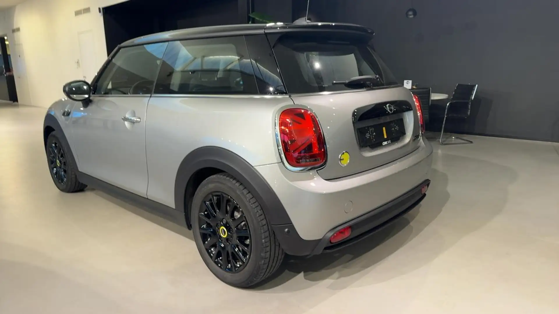 MINI Cooper SE Argent - 2