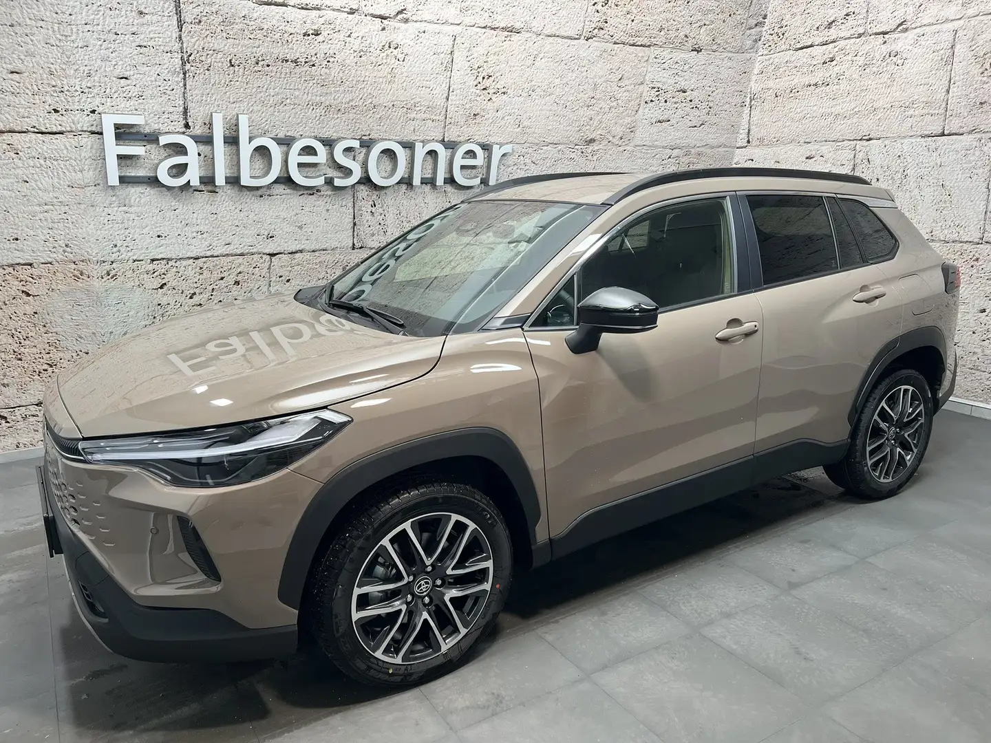 Toyota Corolla Cross 2,0 Hybrid Teamplayer 180PS Braun - 2