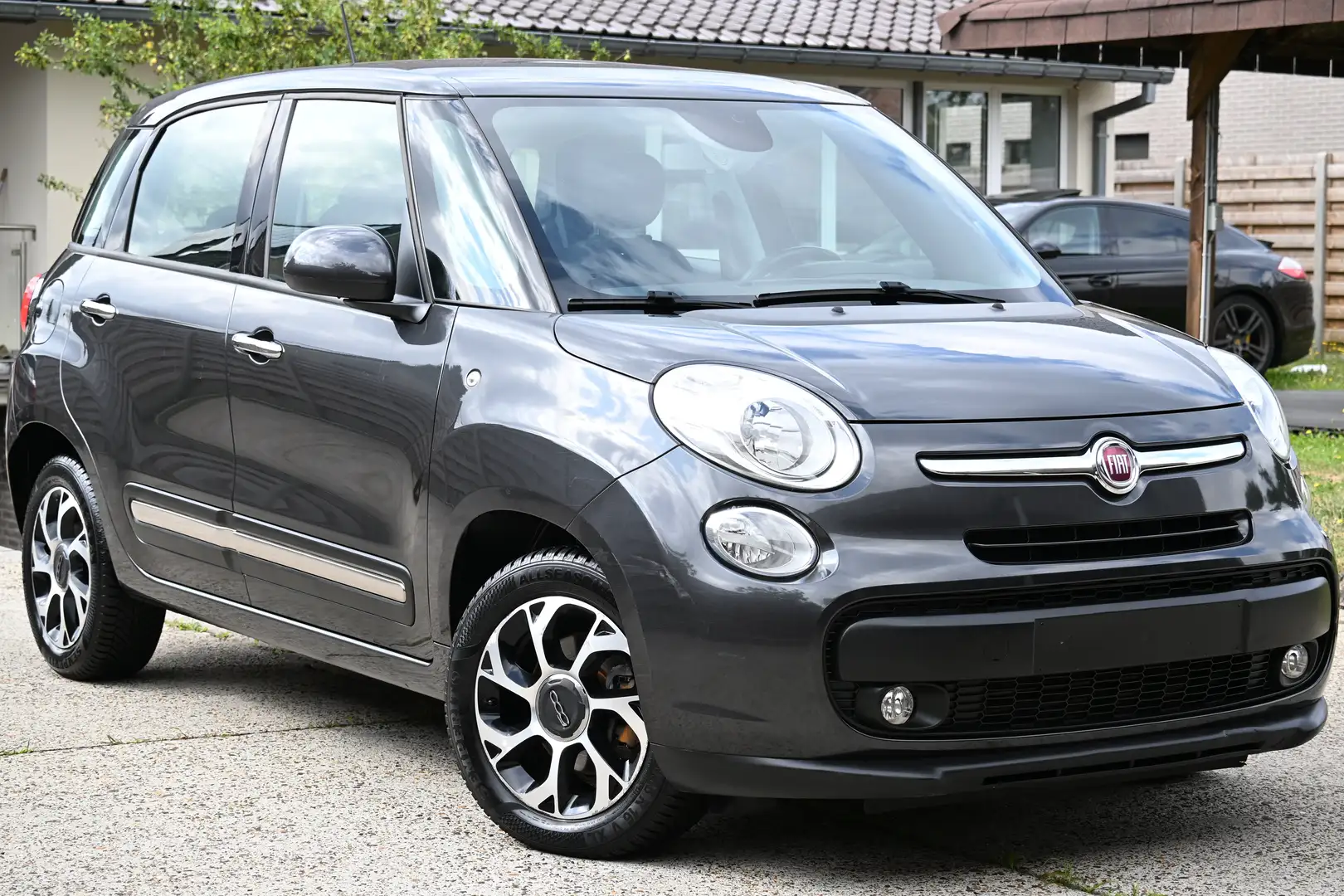 Fiat 500L 1.3 Multijet PANORAMA Automaat Navi Leder Cruise ! Grijs - 2