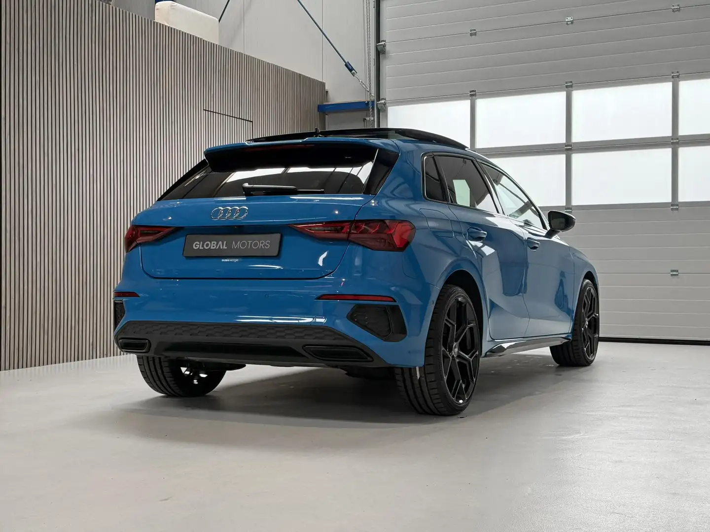 Audi A3 Sportback 45 TFSI e S edition Competition 245PK - Bleu - 2