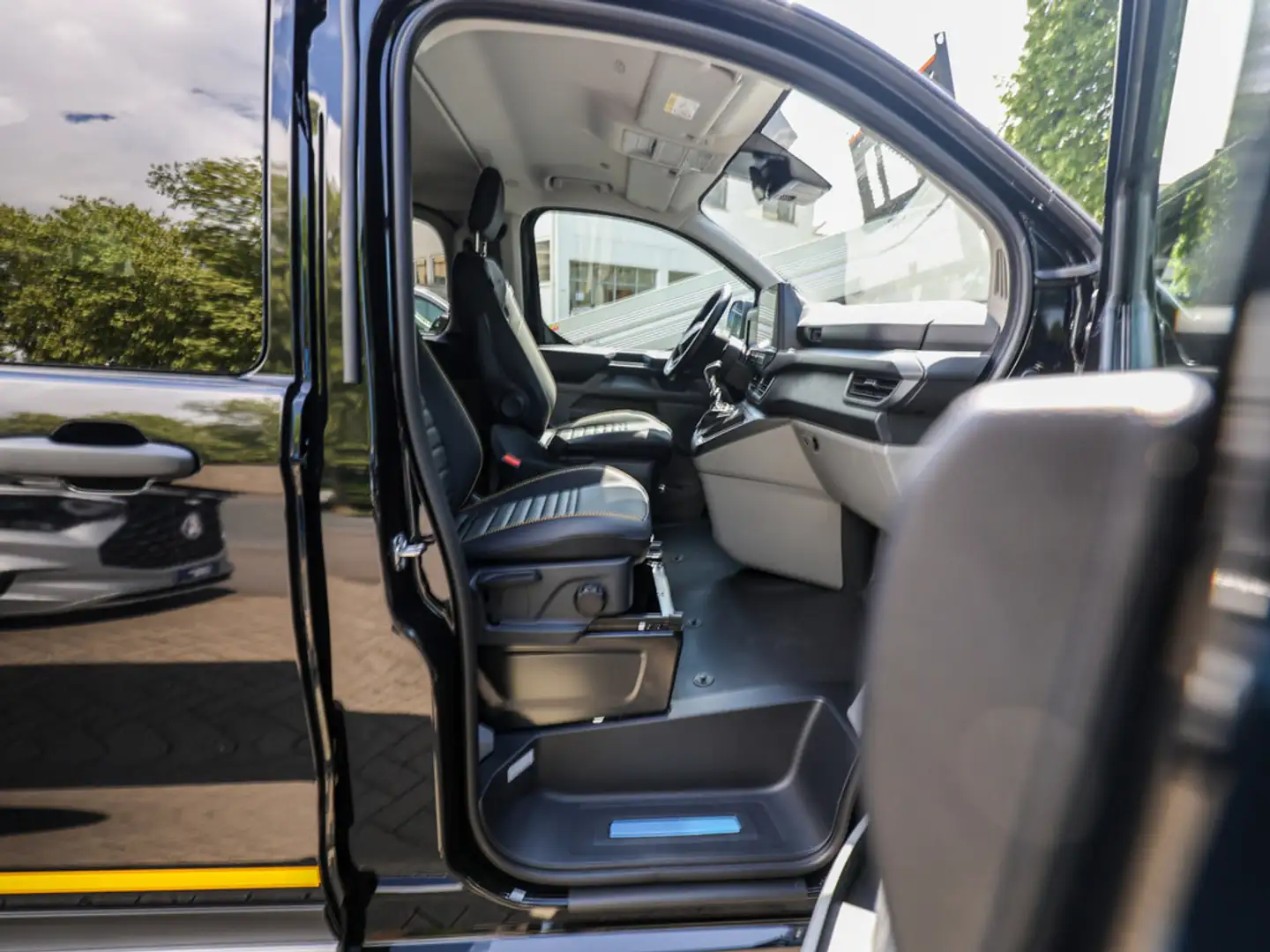 Ford Transit Custom Kombi Trail 320 L1 2.0 EcoBlue Black - 2