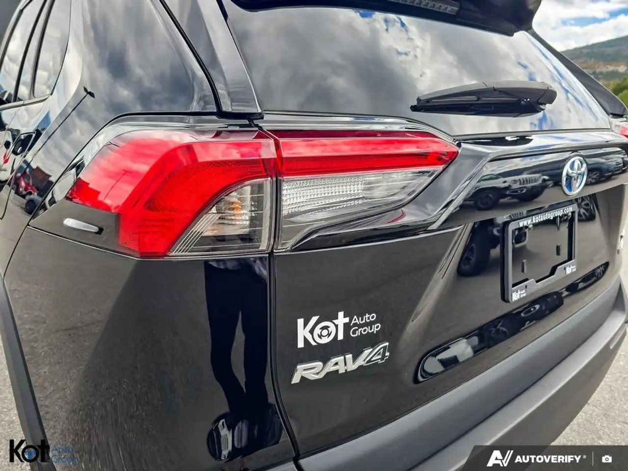 Toyota RAV 4 снимка Toyota RAV 4