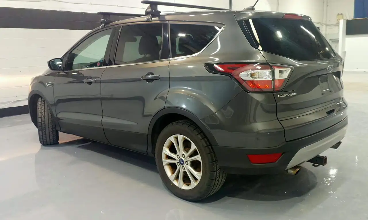 Ford Escape photo Ford Escape