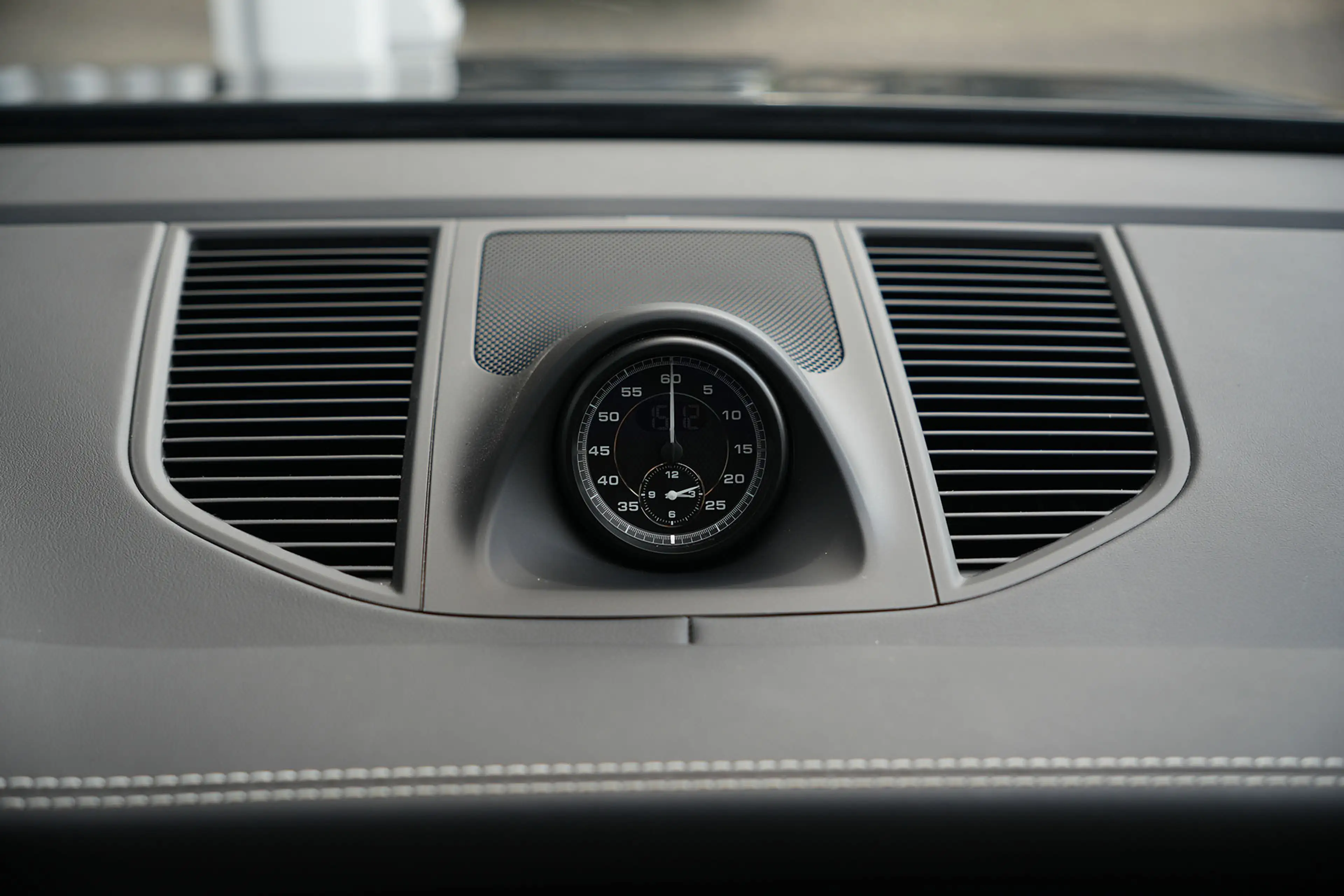 Porsche Macan MACAN LEDER KREIDE-ACC-LUFTF.-PANO-SPORTABGAS.-VOLL — photo 26