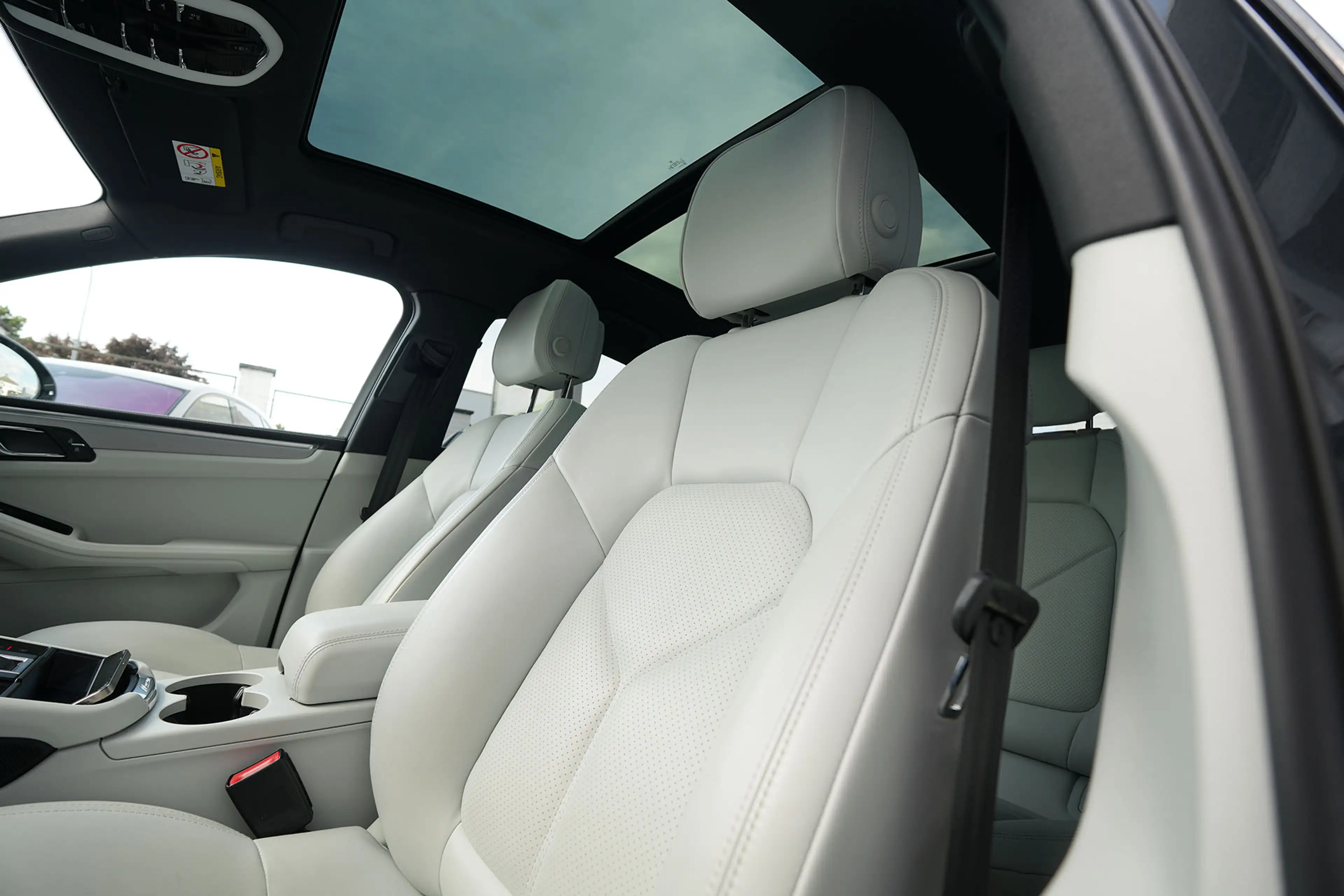 Porsche Macan MACAN LEDER KREIDE-ACC-LUFTF.-PANO-SPORTABGAS.-VOLL — photo 18
