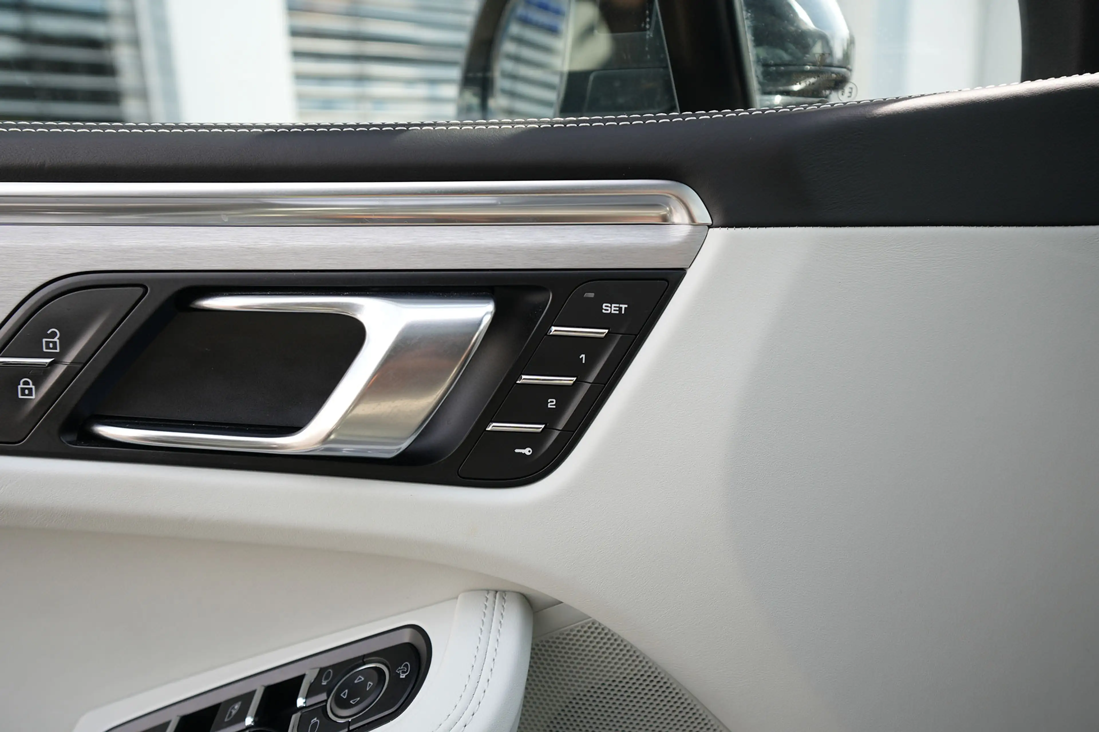 Porsche Macan MACAN LEDER KREIDE-ACC-LUFTF.-PANO-SPORTABGAS.-VOLL — photo 28