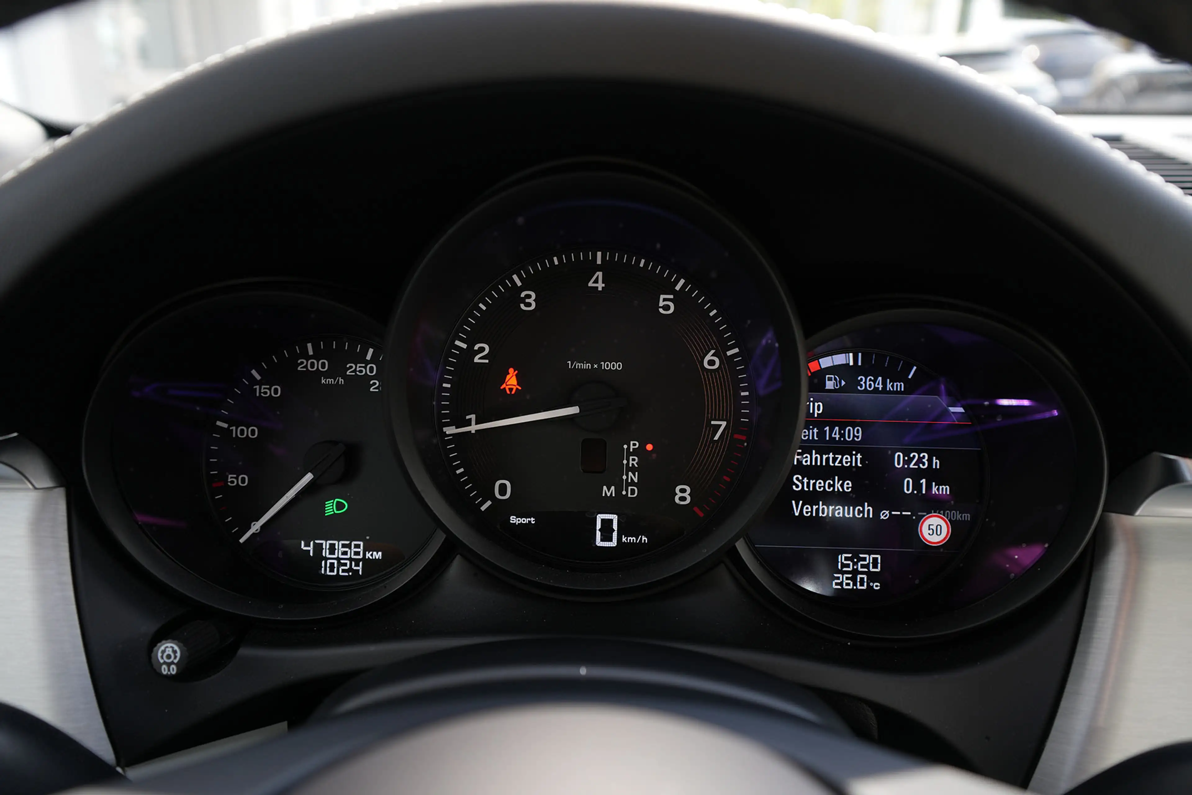 Porsche Macan MACAN LEDER KREIDE-ACC-LUFTF.-PANO-SPORTABGAS.-VOLL — photo 37