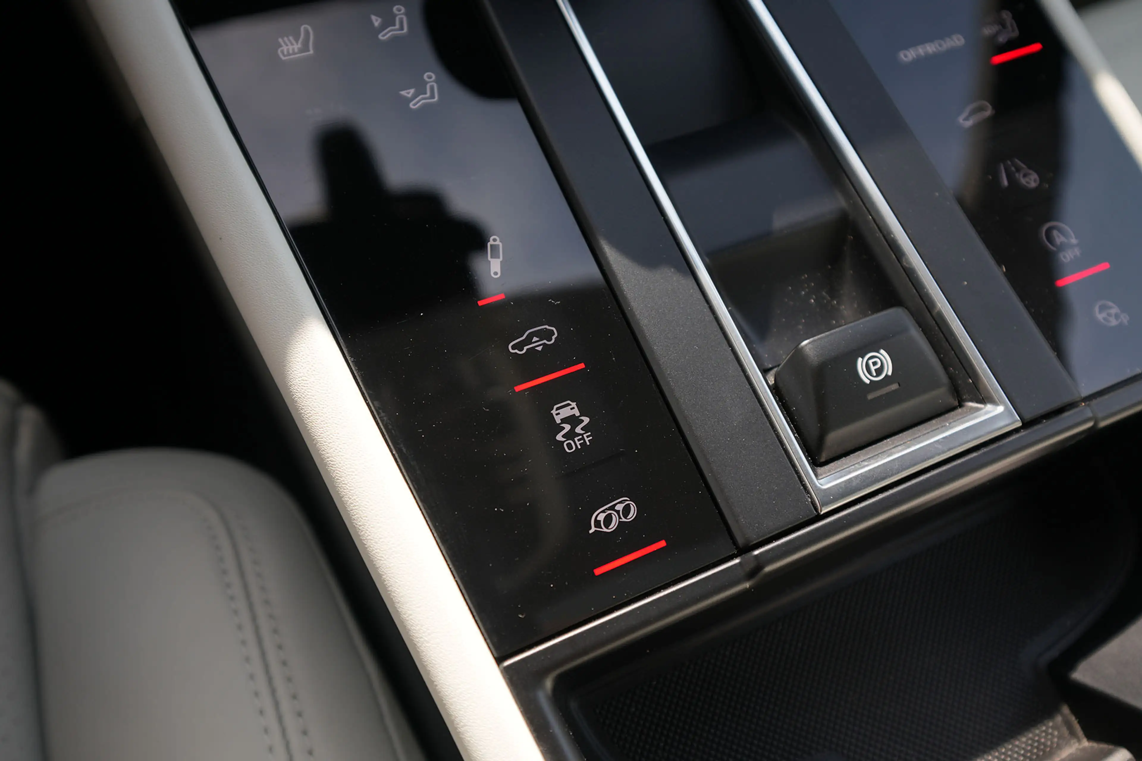 Porsche Macan MACAN LEDER KREIDE-ACC-LUFTF.-PANO-SPORTABGAS.-VOLL — photo 34