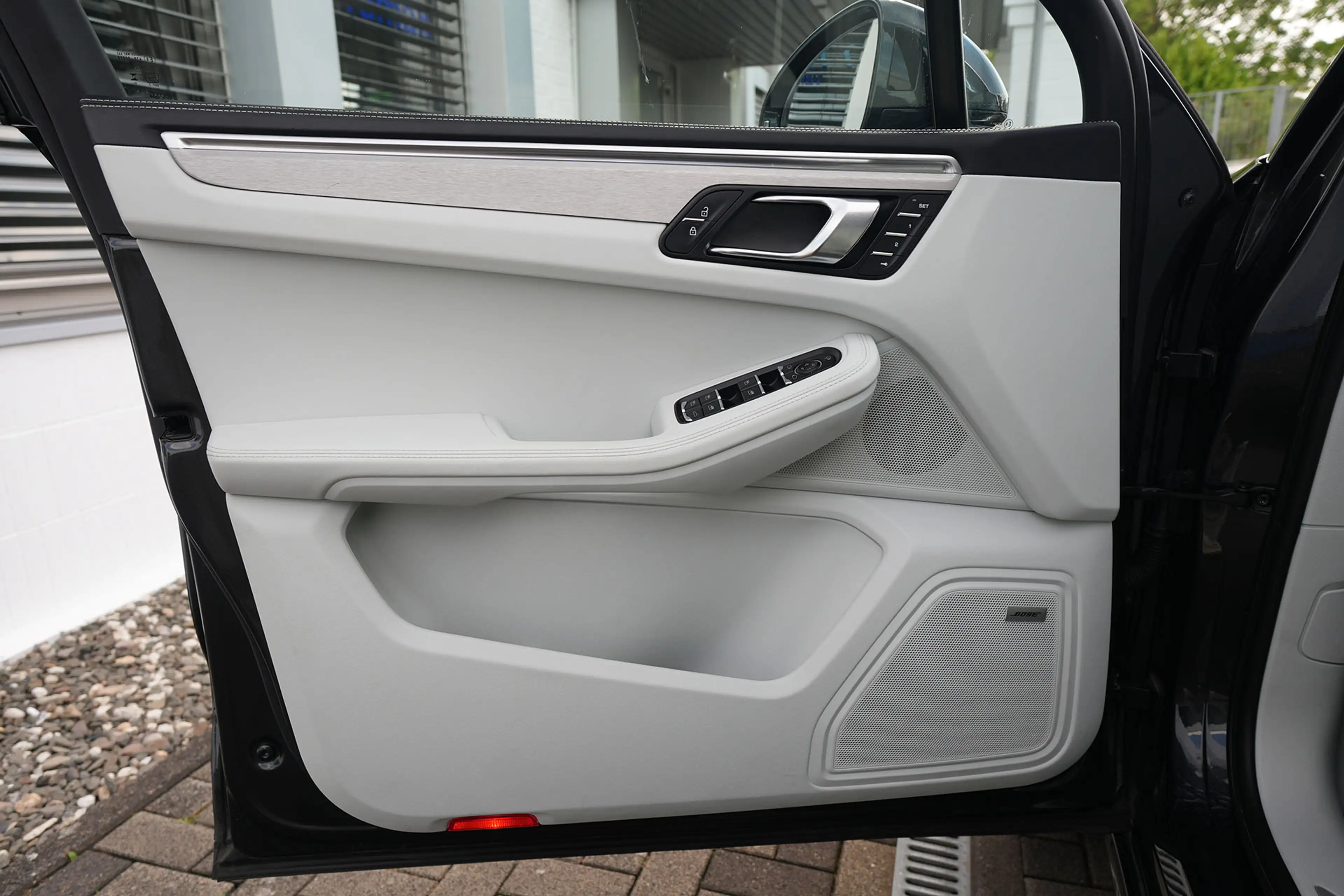 Porsche Macan MACAN LEDER KREIDE-ACC-LUFTF.-PANO-SPORTABGAS.-VOLL — photo 31