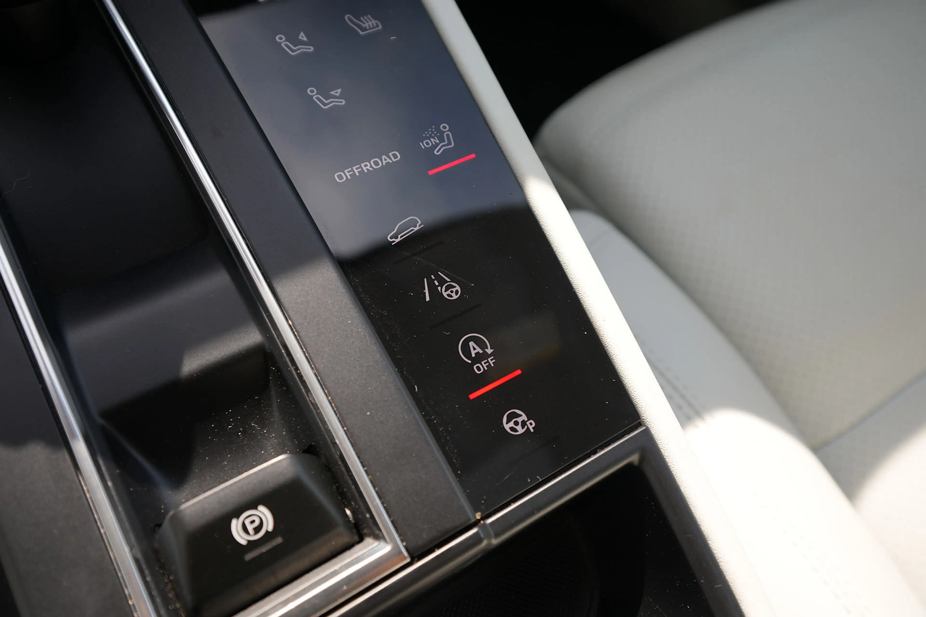 Porsche Macan MACAN LEDER KREIDE-ACC-LUFTF.-PANO-SPORTABGAS.-VOLL — photo 35